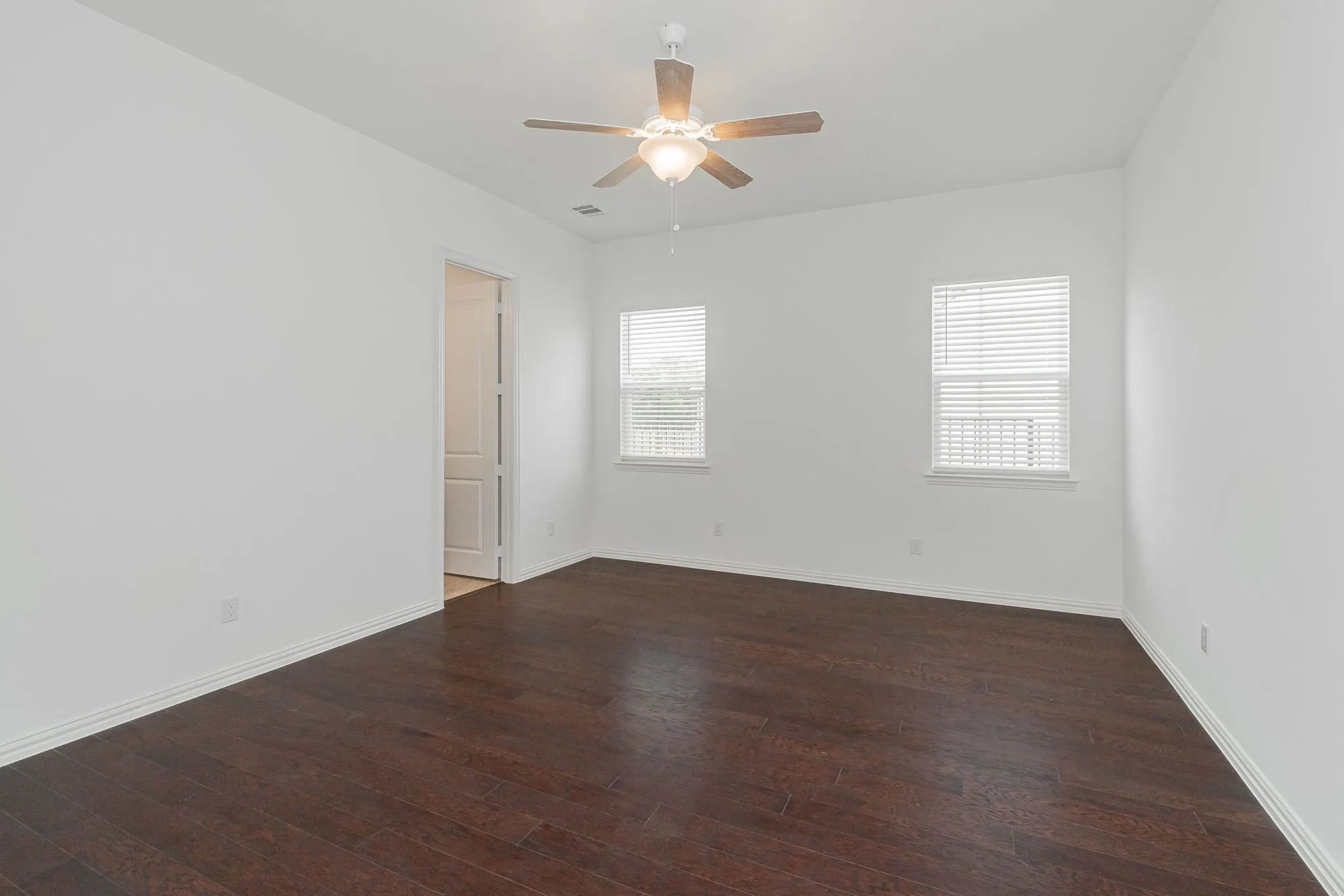 Single Family Residence For Rent in Collin County , 8705 Barnbougle Dunes Drive, Mc Kinney, Texas 75070, 4 Bedroom, 4 Bathroom, 2 Garage spaces, 3,300 Sqft, built in 2021, mls#21411919, Real Estate Agent in Mc Kinney, Homes For Rent in Collin county, Homes For Rent in Mc Kinney, Realtor in Mc Kinney Texas, Real Estate Brokerage Independent Realty Texas, Luminita Cordes Realtor