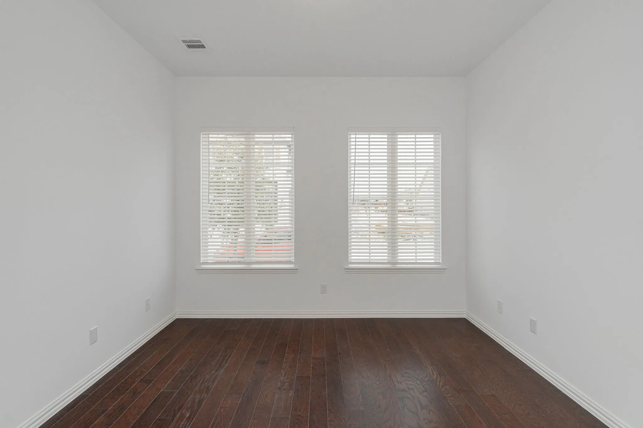 Single Family Residence For Rent in Collin County , 8705 Barnbougle Dunes Drive, Mc Kinney, Texas 75070, 4 Bedroom, 4 Bathroom, 2 Garage spaces, 3,300 Sqft, built in 2021, mls#21411919, Real Estate Agent in Mc Kinney, Homes For Rent in Collin county, Homes For Rent in Mc Kinney, Realtor in Mc Kinney Texas, Real Estate Brokerage Independent Realty Texas, Luminita Cordes Realtor
