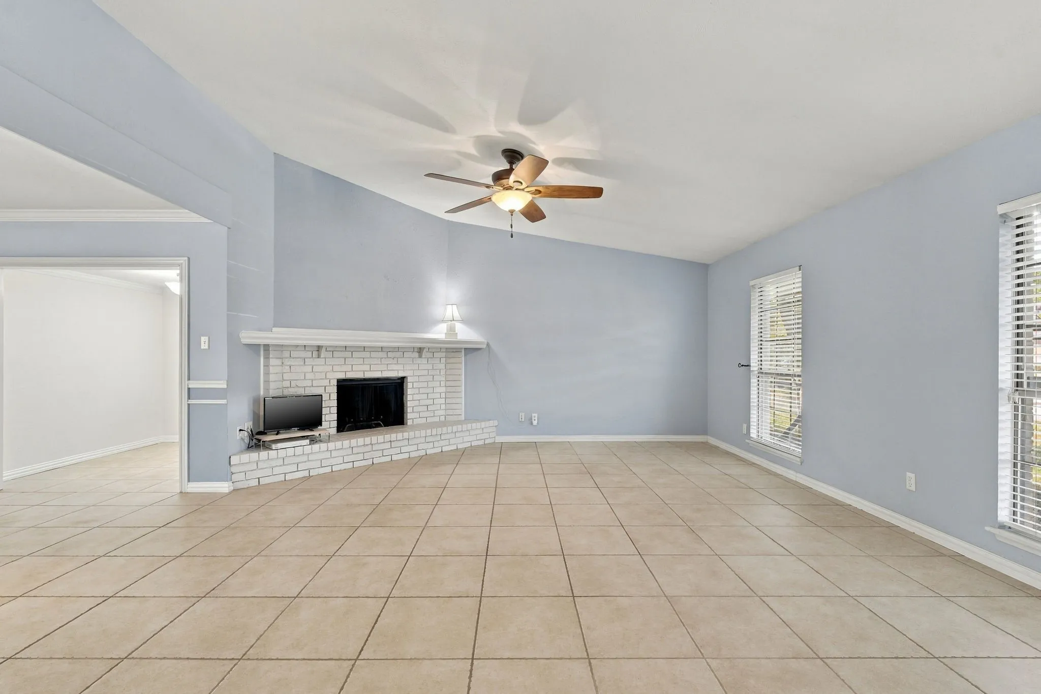 Single Family Residence For Sale in Collin County , 956 Lockhart Drive, Plano, Texas 75023, 3 Bedroom, 2 Bathroom, 2 Garage spaces, 1,521 Sqft, built in 1981, mls#21405967, Real Estate Agent in Plano, Homes For Sale in Collin county, Homes For Sale in Plano, Realtor in Plano Texas, Real Estate Brokerage Independent Realty Texas, Luminita Cordes Realtor