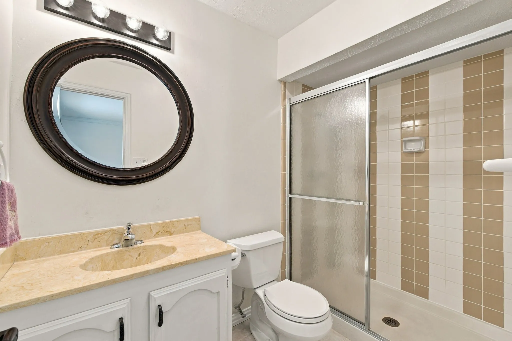 Single Family Residence For Sale in Collin County , 956 Lockhart Drive, Plano, Texas 75023, 3 Bedroom, 2 Bathroom, 2 Garage spaces, 1,521 Sqft, built in 1981, mls#21405967, Real Estate Agent in Plano, Homes For Sale in Collin county, Homes For Sale in Plano, Realtor in Plano Texas, Real Estate Brokerage Independent Realty Texas, Luminita Cordes Realtor