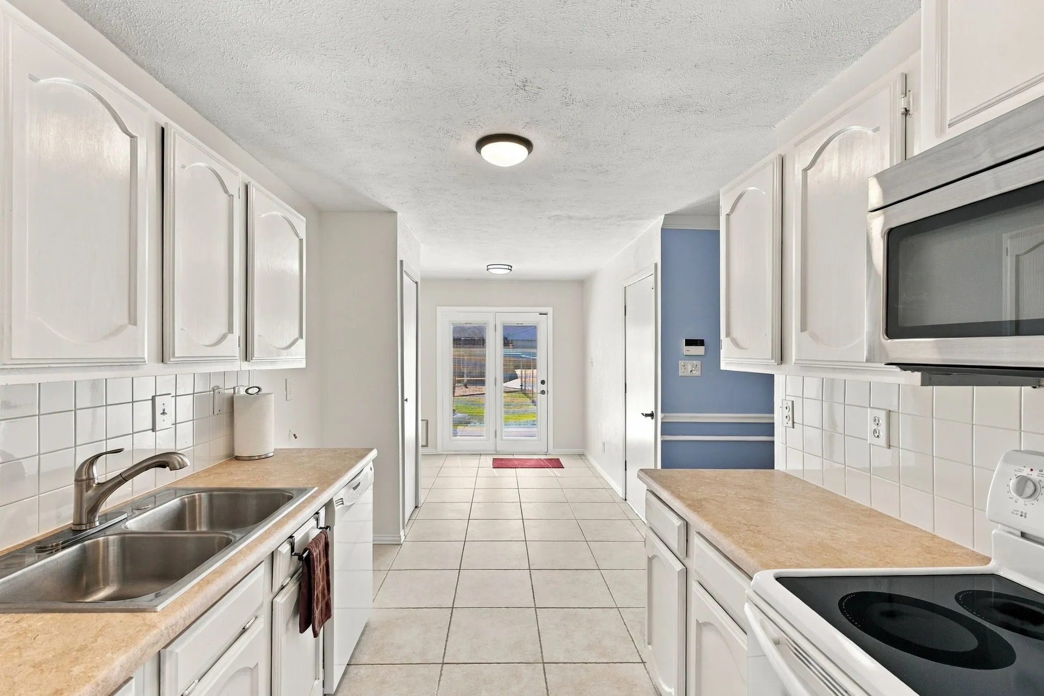 Single Family Residence For Sale in Collin County , 956 Lockhart Drive, Plano, Texas 75023, 3 Bedroom, 2 Bathroom, 2 Garage spaces, 1,521 Sqft, built in 1981, mls#21405967, Real Estate Agent in Plano, Homes For Sale in Collin county, Homes For Sale in Plano, Realtor in Plano Texas, Real Estate Brokerage Independent Realty Texas, Luminita Cordes Realtor