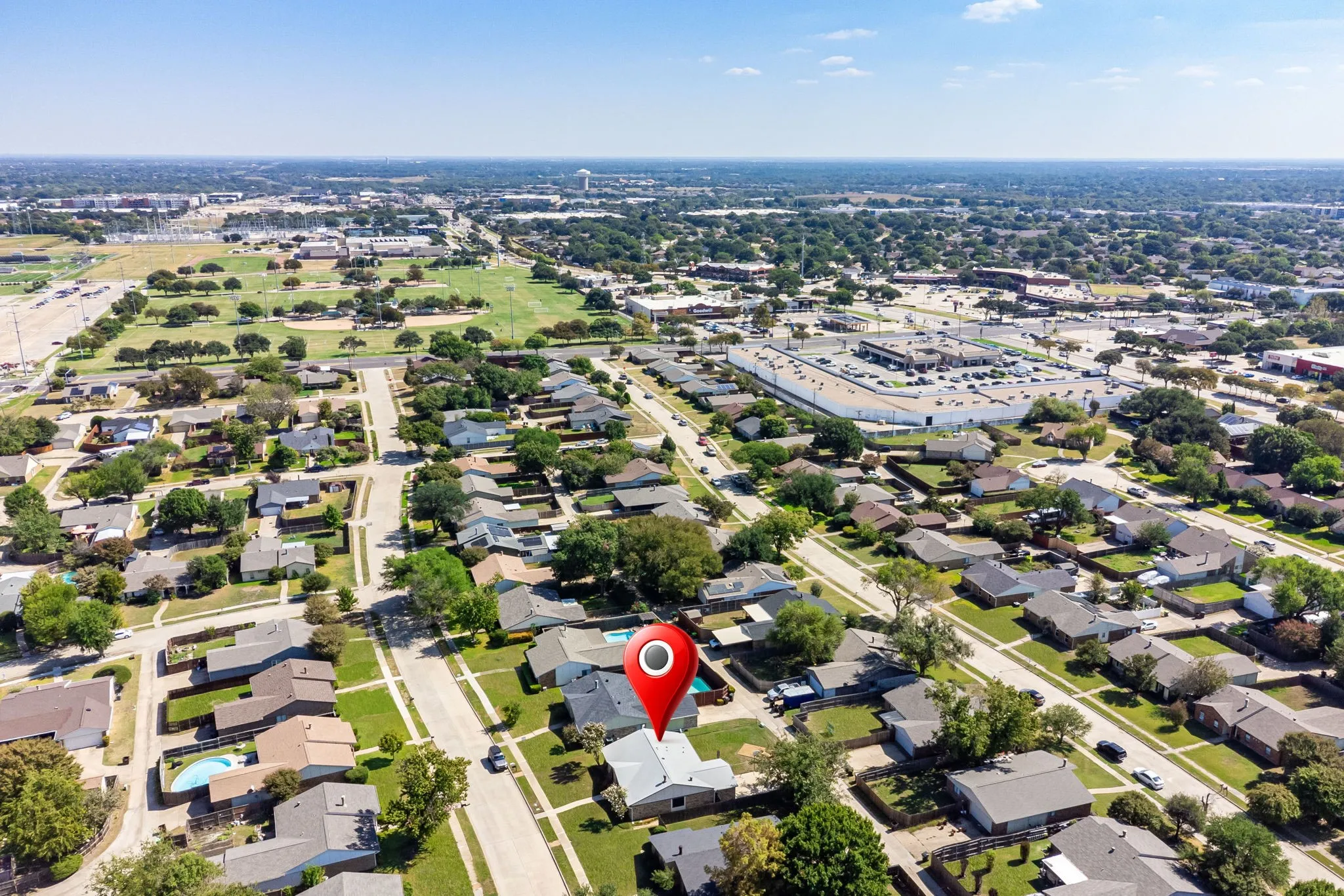 Single Family Residence For Sale in Collin County , 956 Lockhart Drive, Plano, Texas 75023, 3 Bedroom, 2 Bathroom, 2 Garage spaces, 1,521 Sqft, built in 1981, mls#21405967, Real Estate Agent in Plano, Homes For Sale in Collin county, Homes For Sale in Plano, Realtor in Plano Texas, Real Estate Brokerage Independent Realty Texas, Luminita Cordes Realtor