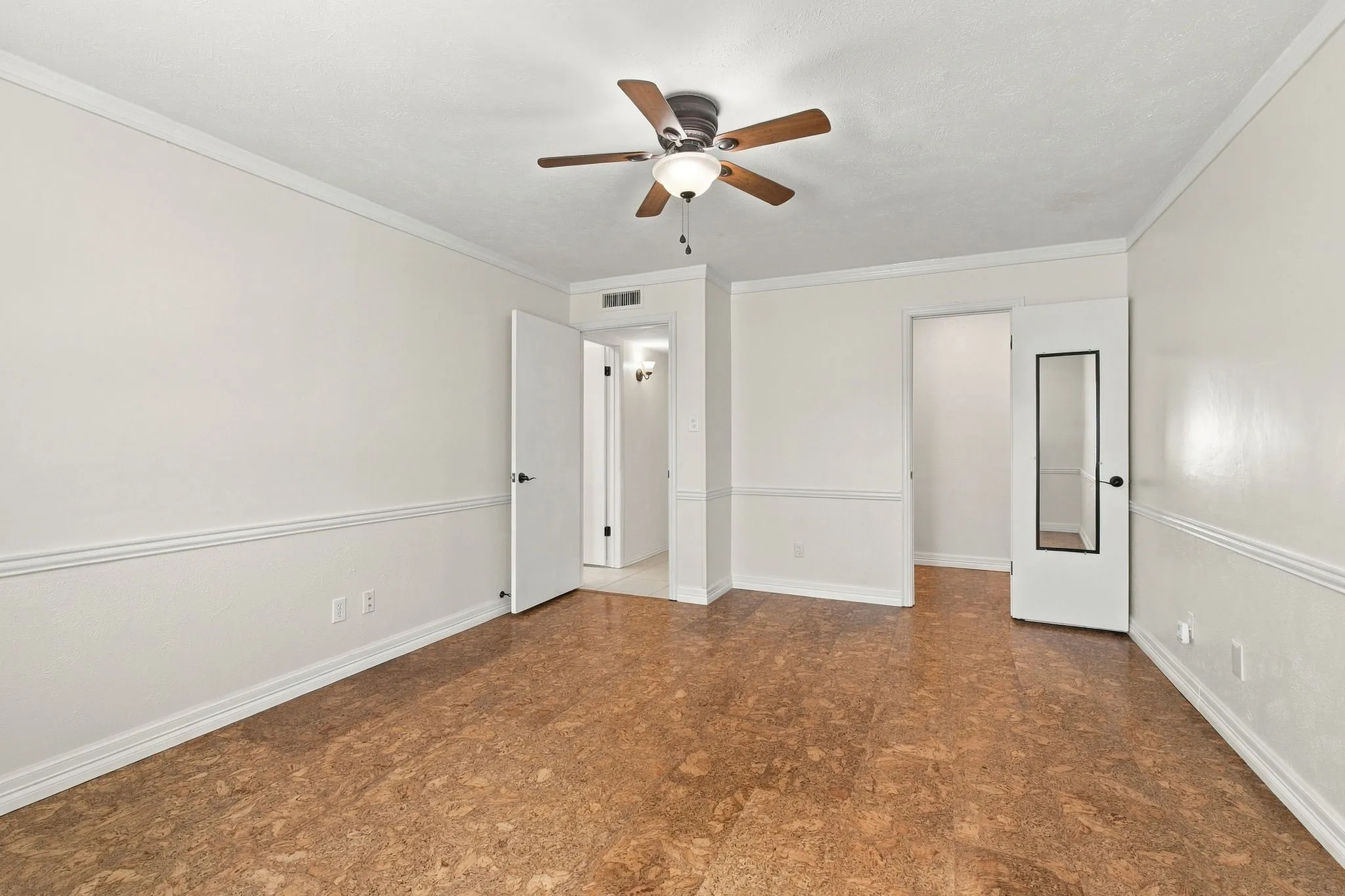 Single Family Residence For Sale in Collin County , 956 Lockhart Drive, Plano, Texas 75023, 3 Bedroom, 2 Bathroom, 2 Garage spaces, 1,521 Sqft, built in 1981, mls#21405967, Real Estate Agent in Plano, Homes For Sale in Collin county, Homes For Sale in Plano, Realtor in Plano Texas, Real Estate Brokerage Independent Realty Texas, Luminita Cordes Realtor