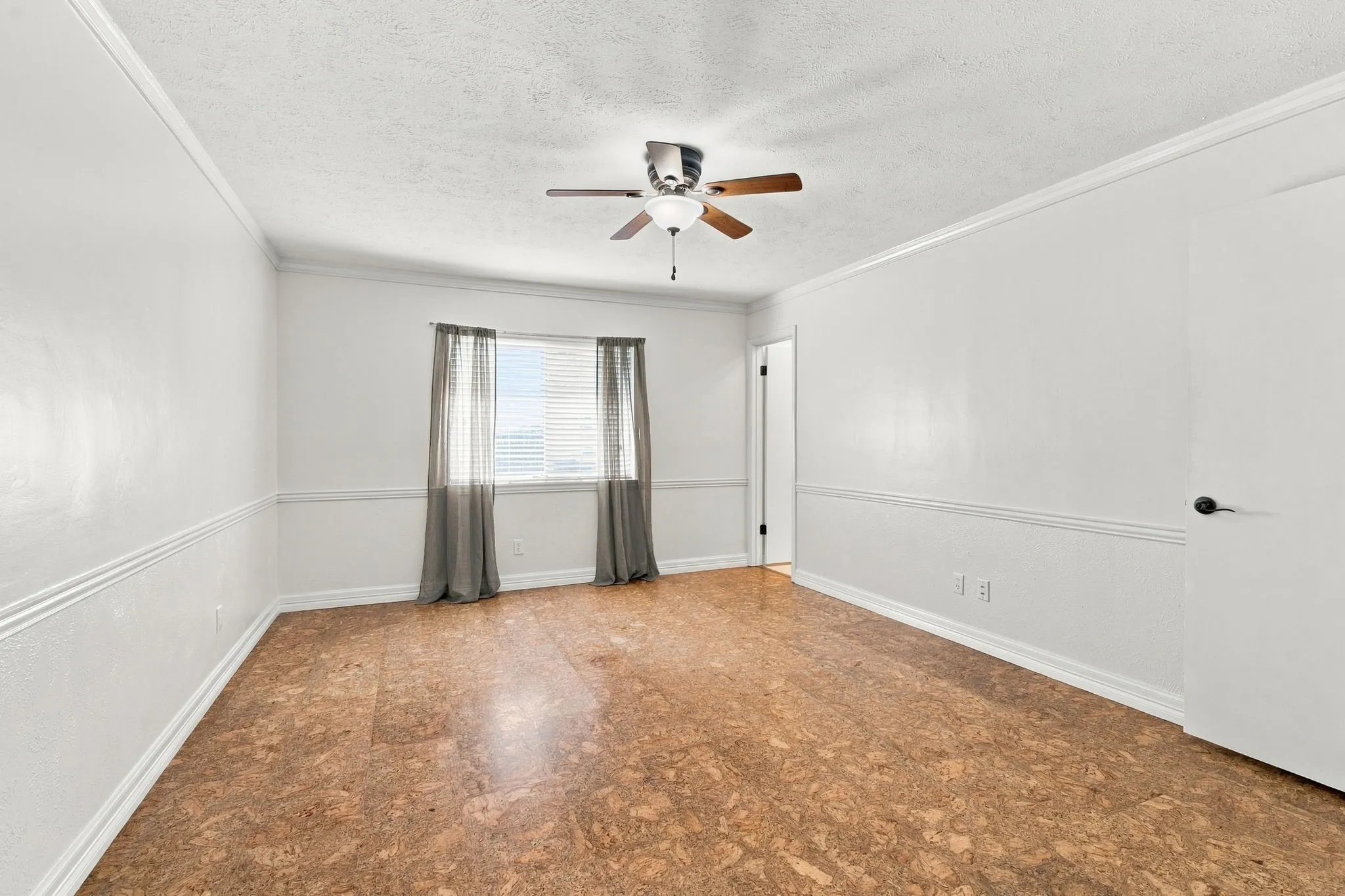 Single Family Residence For Sale in Collin County , 956 Lockhart Drive, Plano, Texas 75023, 3 Bedroom, 2 Bathroom, 2 Garage spaces, 1,521 Sqft, built in 1981, mls#21405967, Real Estate Agent in Plano, Homes For Sale in Collin county, Homes For Sale in Plano, Realtor in Plano Texas, Real Estate Brokerage Independent Realty Texas, Luminita Cordes Realtor