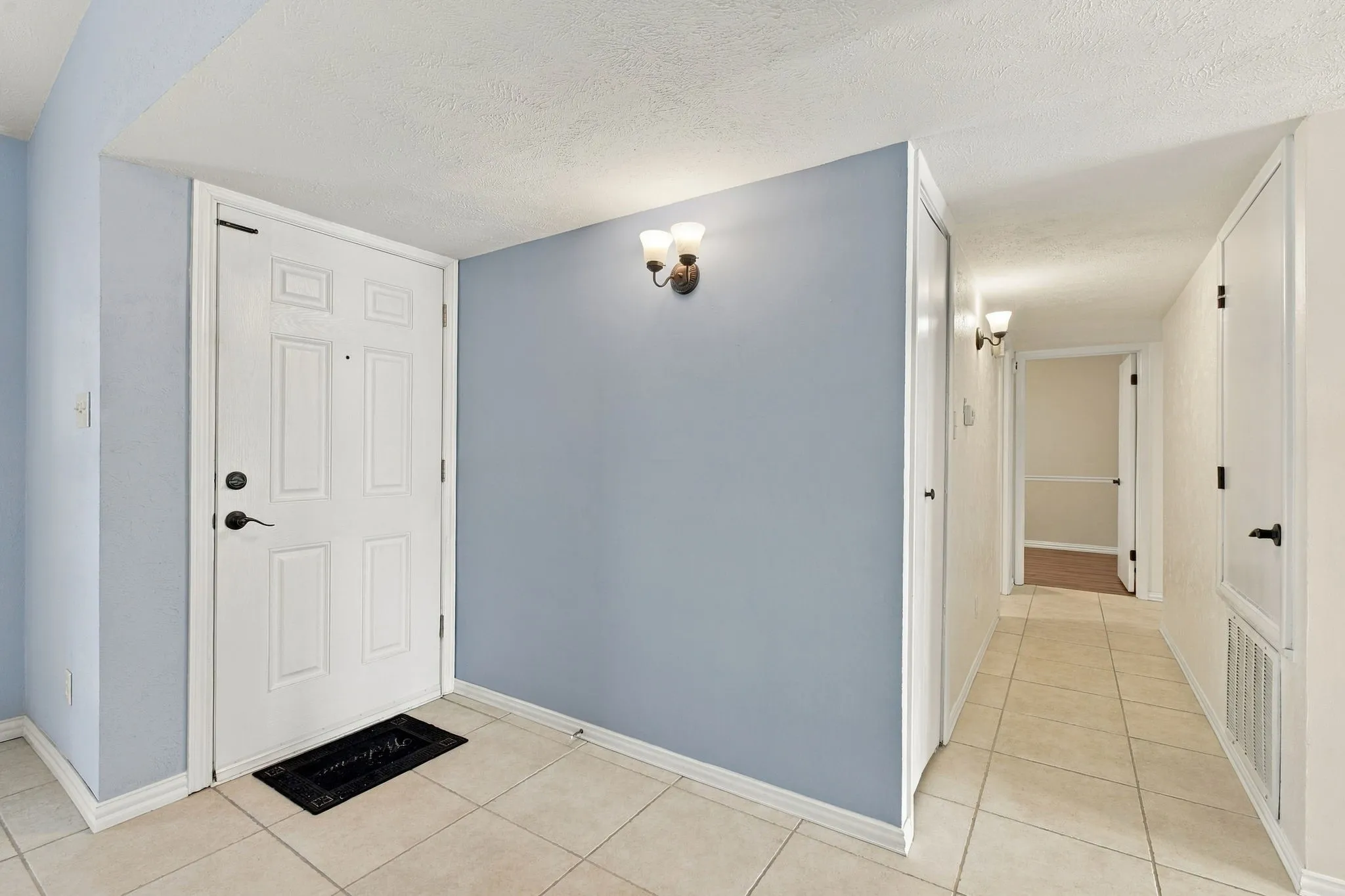 Single Family Residence For Sale in Collin County , 956 Lockhart Drive, Plano, Texas 75023, 3 Bedroom, 2 Bathroom, 2 Garage spaces, 1,521 Sqft, built in 1981, mls#21405967, Real Estate Agent in Plano, Homes For Sale in Collin county, Homes For Sale in Plano, Realtor in Plano Texas, Real Estate Brokerage Independent Realty Texas, Luminita Cordes Realtor