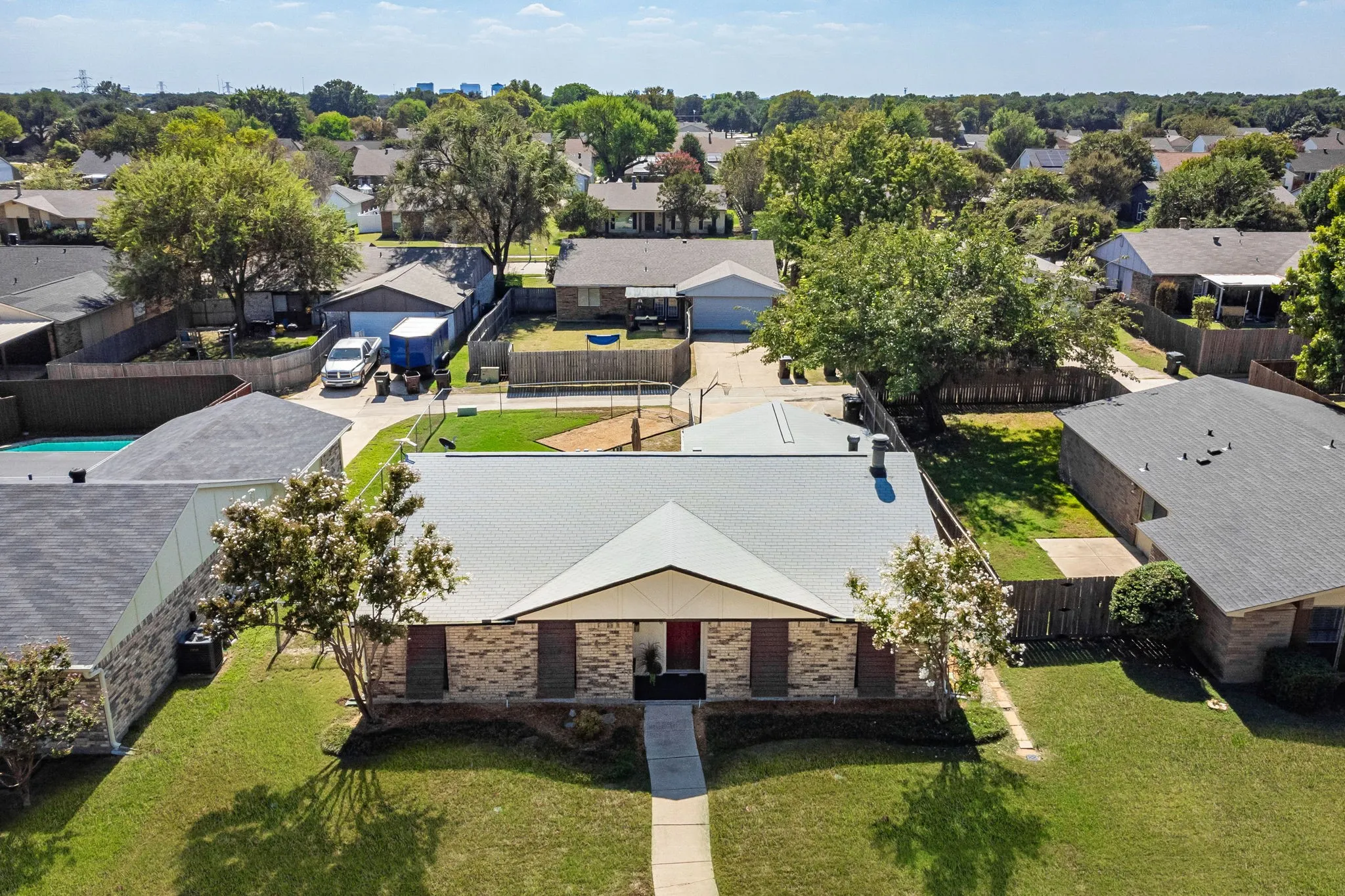 Single Family Residence For Sale in Collin County , 956 Lockhart Drive, Plano, Texas 75023, 3 Bedroom, 2 Bathroom, 2 Garage spaces, 1,521 Sqft, built in 1981, mls#21405967, Real Estate Agent in Plano, Homes For Sale in Collin county, Homes For Sale in Plano, Realtor in Plano Texas, Real Estate Brokerage Independent Realty Texas, Luminita Cordes Realtor