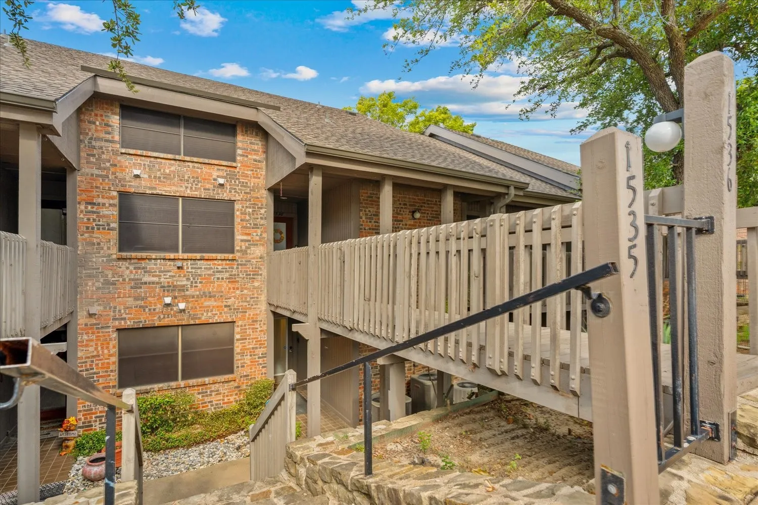 Condominium For Sale in Rockwall County , 1535 Signal Ridge Place, Rockwall, Texas 75032, 2 Bedroom, 2 Bathroom, Garage spaces, 1,149 Sqft, built in 1985, mls#21410936, Real Estate Agent in Rockwall, Homes For Sale in Rockwall county, Homes For Sale in Rockwall, Realtor in Rockwall Texas, Real Estate Brokerage Independent Realty Texas, Luminita Cordes Realtor