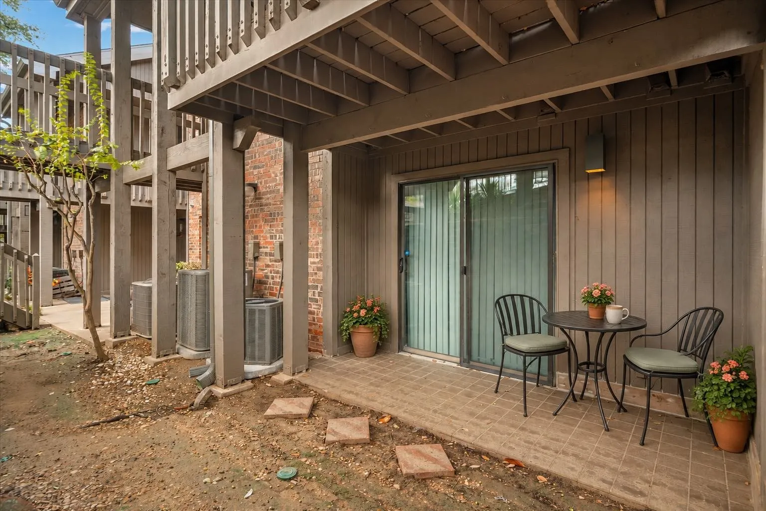 Condominium For Sale in Rockwall County , 1535 Signal Ridge Place, Rockwall, Texas 75032, 2 Bedroom, 2 Bathroom, Garage spaces, 1,149 Sqft, built in 1985, mls#21410936, Real Estate Agent in Rockwall, Homes For Sale in Rockwall county, Homes For Sale in Rockwall, Realtor in Rockwall Texas, Real Estate Brokerage Independent Realty Texas, Luminita Cordes Realtor