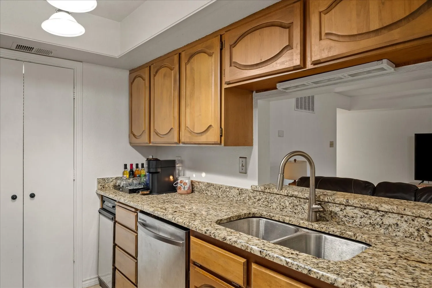 Condominium For Sale in Rockwall County , 1535 Signal Ridge Place, Rockwall, Texas 75032, 2 Bedroom, 2 Bathroom, Garage spaces, 1,149 Sqft, built in 1985, mls#21410936, Real Estate Agent in Rockwall, Homes For Sale in Rockwall county, Homes For Sale in Rockwall, Realtor in Rockwall Texas, Real Estate Brokerage Independent Realty Texas, Luminita Cordes Realtor
