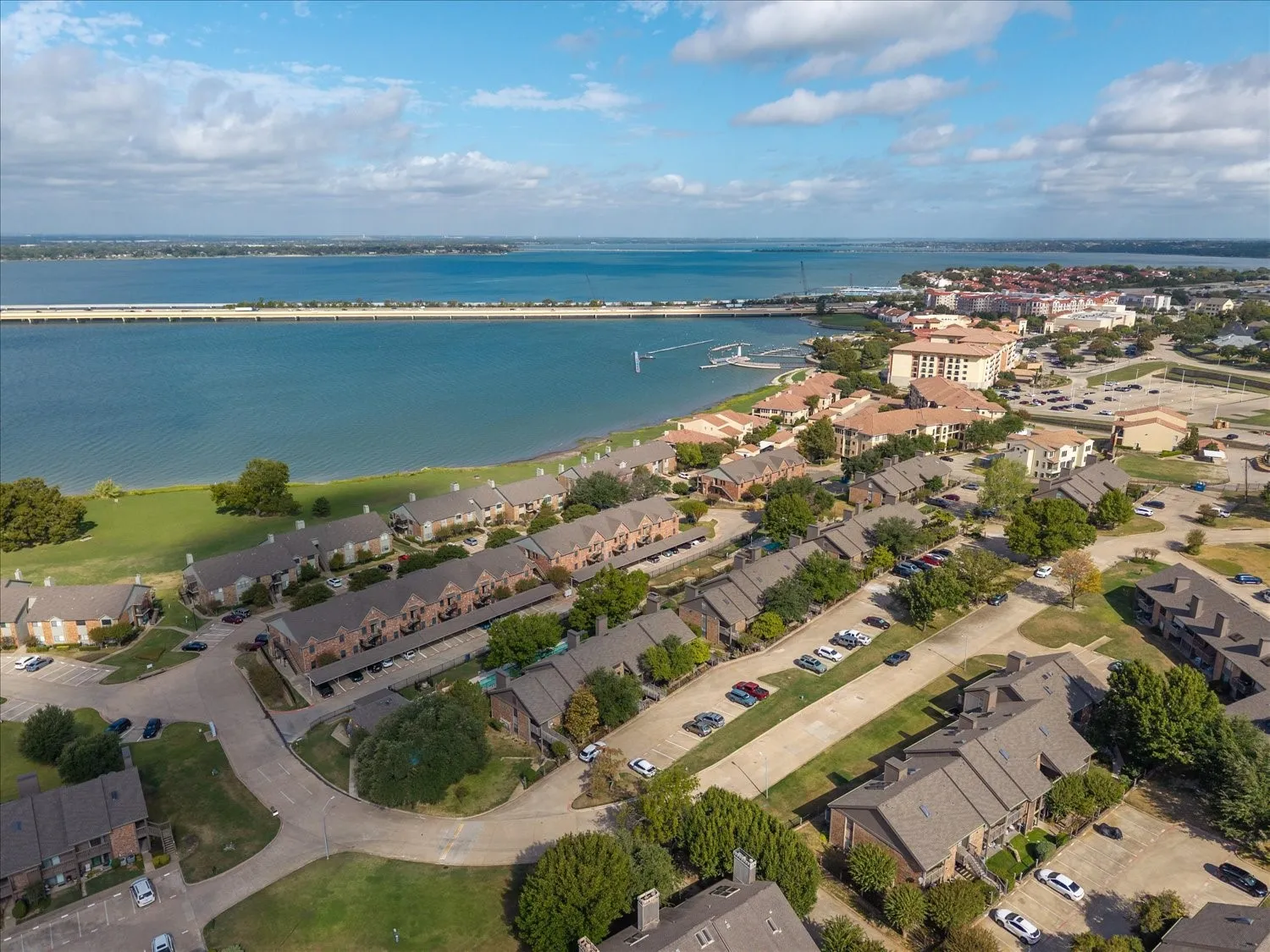Condominium For Sale in Rockwall County , 1535 Signal Ridge Place, Rockwall, Texas 75032, 2 Bedroom, 2 Bathroom, Garage spaces, 1,149 Sqft, built in 1985, mls#21410936, Real Estate Agent in Rockwall, Homes For Sale in Rockwall county, Homes For Sale in Rockwall, Realtor in Rockwall Texas, Real Estate Brokerage Independent Realty Texas, Luminita Cordes Realtor