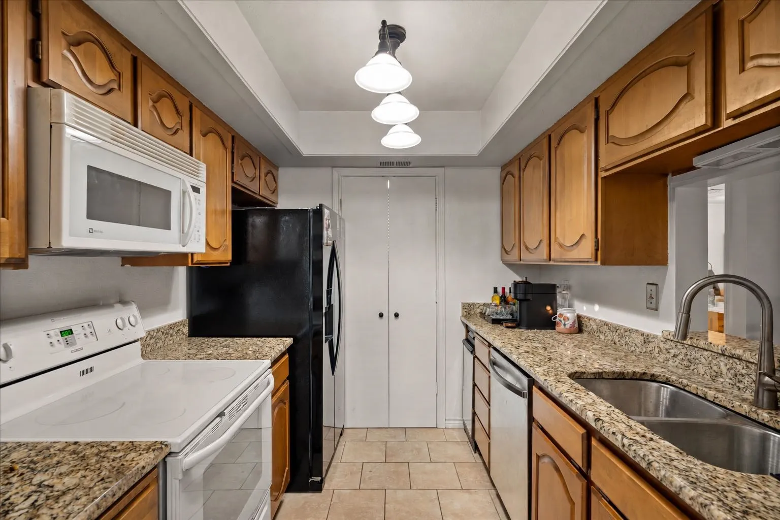 Condominium For Sale in Rockwall County , 1535 Signal Ridge Place, Rockwall, Texas 75032, 2 Bedroom, 2 Bathroom, Garage spaces, 1,149 Sqft, built in 1985, mls#21410936, Real Estate Agent in Rockwall, Homes For Sale in Rockwall county, Homes For Sale in Rockwall, Realtor in Rockwall Texas, Real Estate Brokerage Independent Realty Texas, Luminita Cordes Realtor
