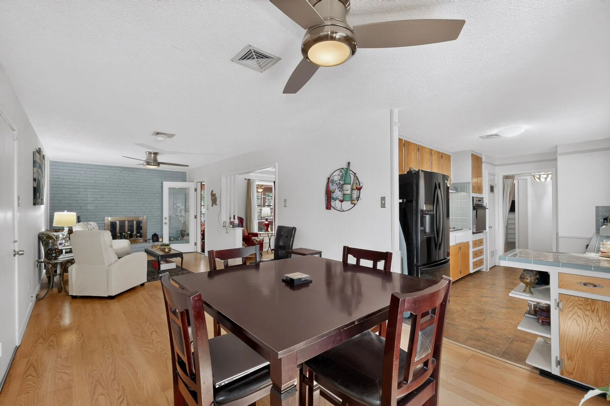 Single Family Residence For Sale in Tarrant County , 6905 Norma Street, Fort Worth, Texas 76112, 3 Bedroom, 2 Bathroom, 2 Garage spaces, 1,750 Sqft, built in 1955, mls#21411924, Real Estate Agent in Fort Worth, Homes For Sale in Tarrant county, Homes For Sale in Fort Worth, Realtor in Fort Worth Texas, Real Estate Brokerage Independent Realty Texas, Luminita Cordes Realtor