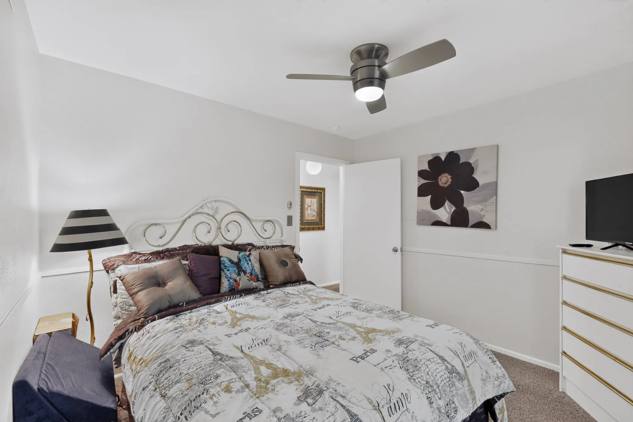 Single Family Residence For Sale in Tarrant County , 6905 Norma Street, Fort Worth, Texas 76112, 3 Bedroom, 2 Bathroom, 2 Garage spaces, 1,750 Sqft, built in 1955, mls#21411924, Real Estate Agent in Fort Worth, Homes For Sale in Tarrant county, Homes For Sale in Fort Worth, Realtor in Fort Worth Texas, Real Estate Brokerage Independent Realty Texas, Luminita Cordes Realtor
