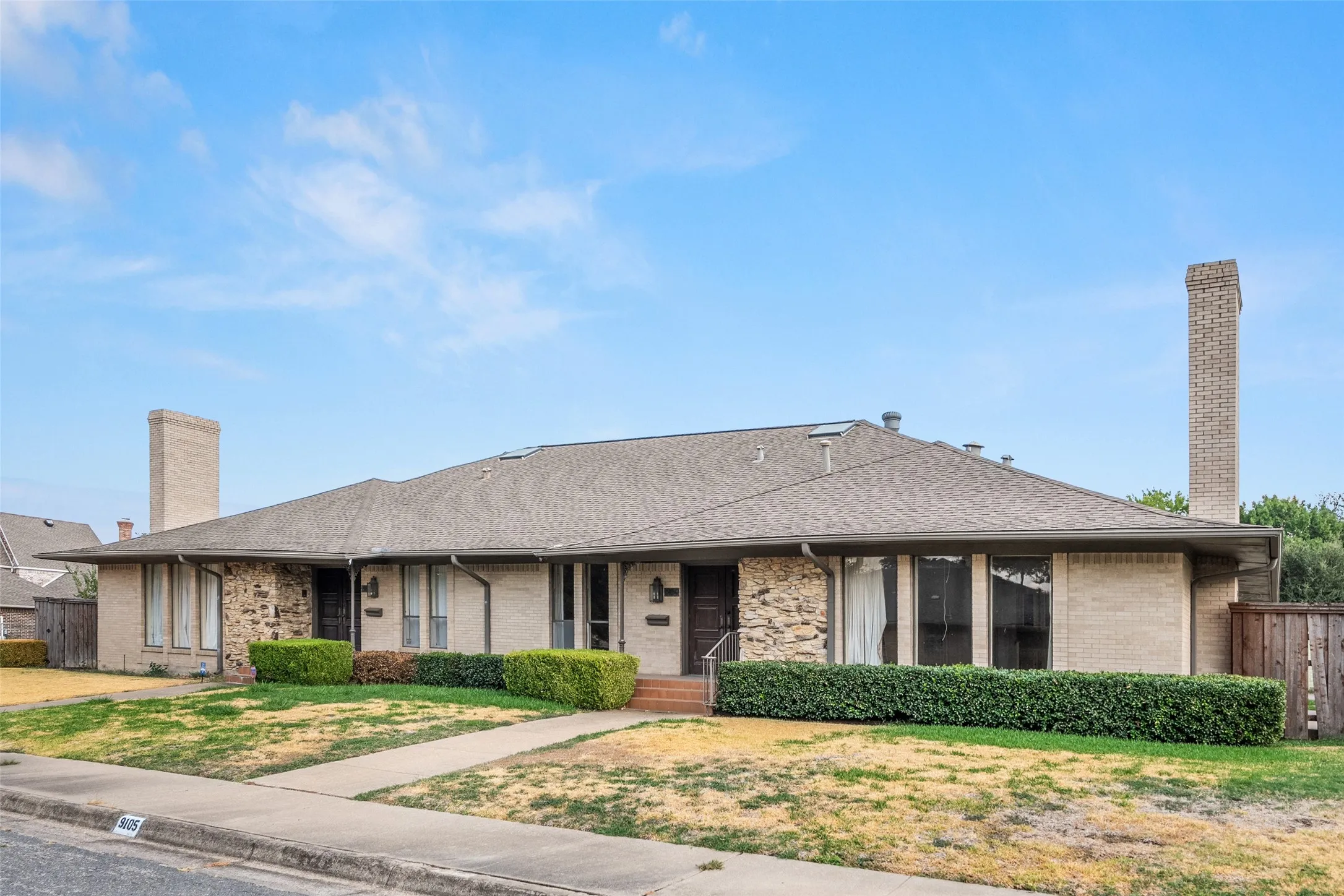 Duplex For Sale in Dallas County , 9103-05 Boedeker Circle, Dallas, Texas 75225, 6 Bedroom, 4 Bathroom, 4 Garage spaces, 0 Sqft, built in 1966, mls#21411929, Real Estate Agent in Dallas, Homes For Sale in Dallas county, Homes For Sale in Dallas, Realtor in Dallas Texas, Real Estate Brokerage Independent Realty Texas, Luminita Cordes Realtor