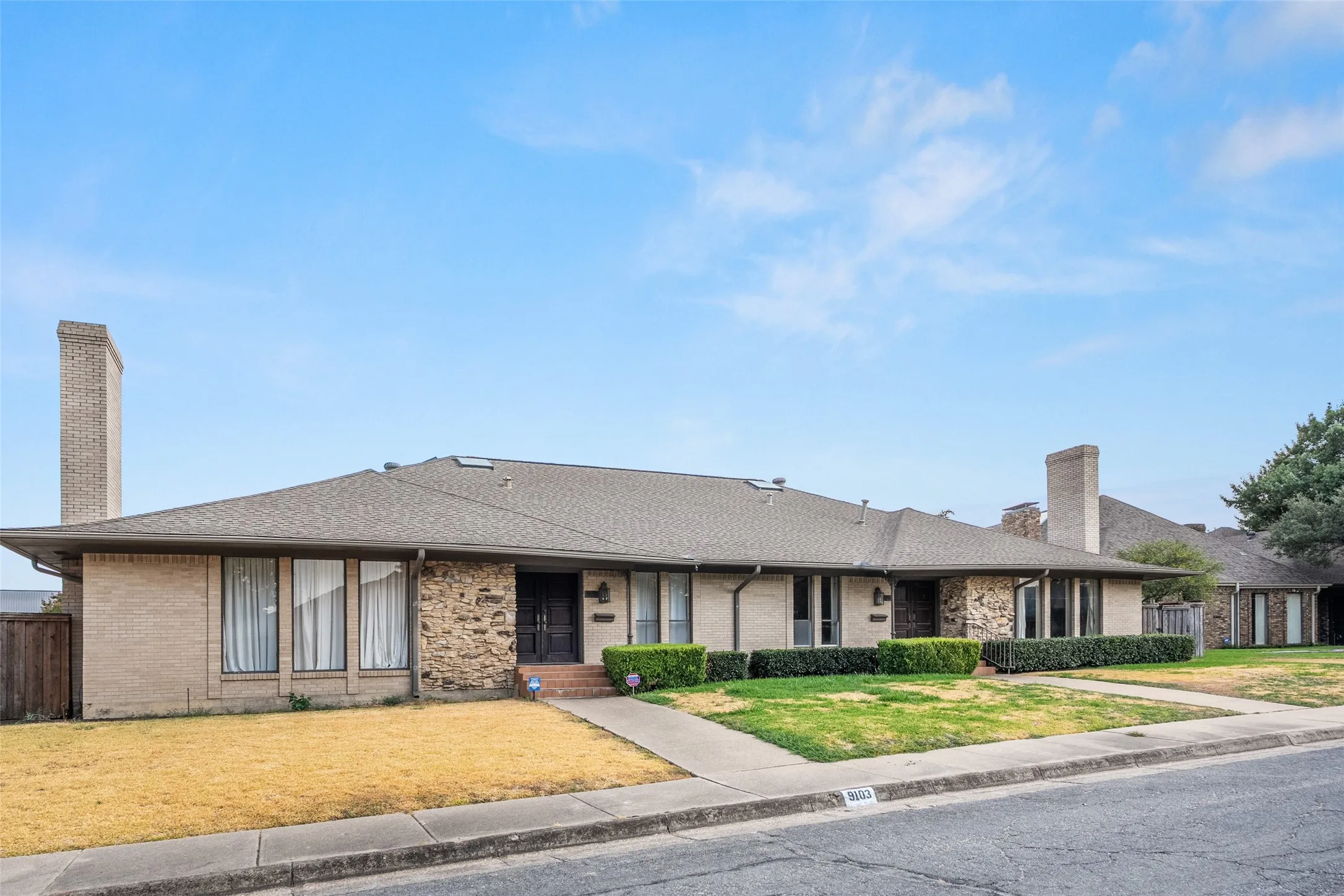 Duplex For Sale in Dallas County , 9103-05 Boedeker Circle, Dallas, Texas 75225, 6 Bedroom, 4 Bathroom, 4 Garage spaces, 0 Sqft, built in 1966, mls#21411929, Real Estate Agent in Dallas, Homes For Sale in Dallas county, Homes For Sale in Dallas, Realtor in Dallas Texas, Real Estate Brokerage Independent Realty Texas, Luminita Cordes Realtor
