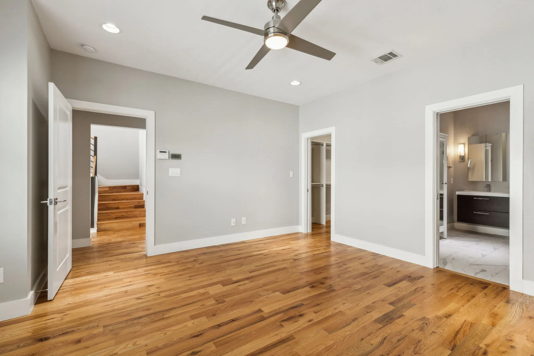 Condominium For Rent in Dallas County , 1921 California Drive 2, Dallas, Texas 75204, 3 Bedroom, 3 Bathroom, 2 Garage spaces, 1,856 Sqft, built in 2016, mls#21410961, Real Estate Agent in Dallas, Homes For Rent in Dallas county, Homes For Rent in Dallas, Realtor in Dallas Texas, Real Estate Brokerage Independent Realty Texas, Luminita Cordes Realtor