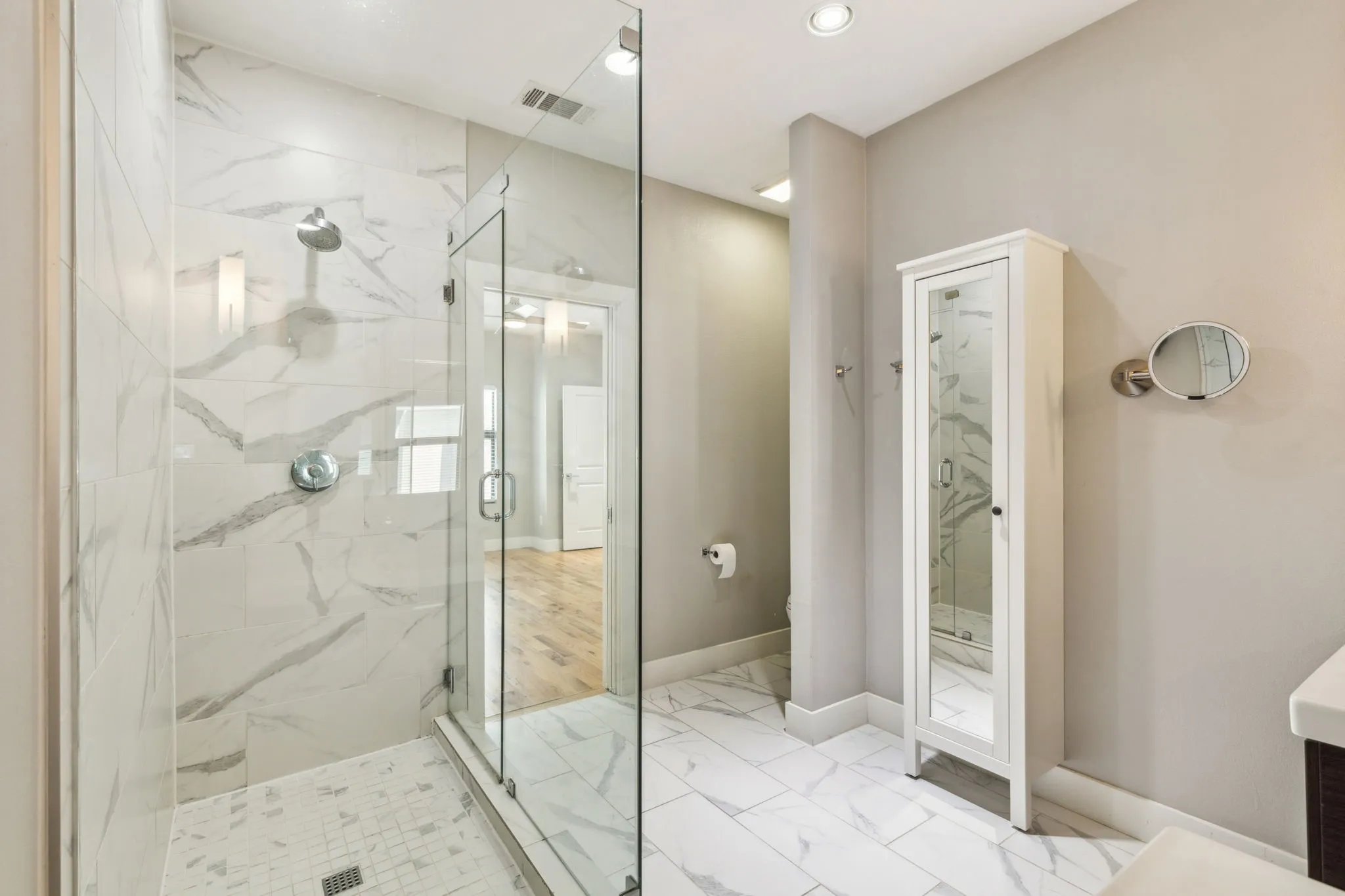 Condominium For Rent in Dallas County , 1921 California Drive 2, Dallas, Texas 75204, 3 Bedroom, 3 Bathroom, 2 Garage spaces, 1,856 Sqft, built in 2016, mls#21410961, Real Estate Agent in Dallas, Homes For Rent in Dallas county, Homes For Rent in Dallas, Realtor in Dallas Texas, Real Estate Brokerage Independent Realty Texas, Luminita Cordes Realtor