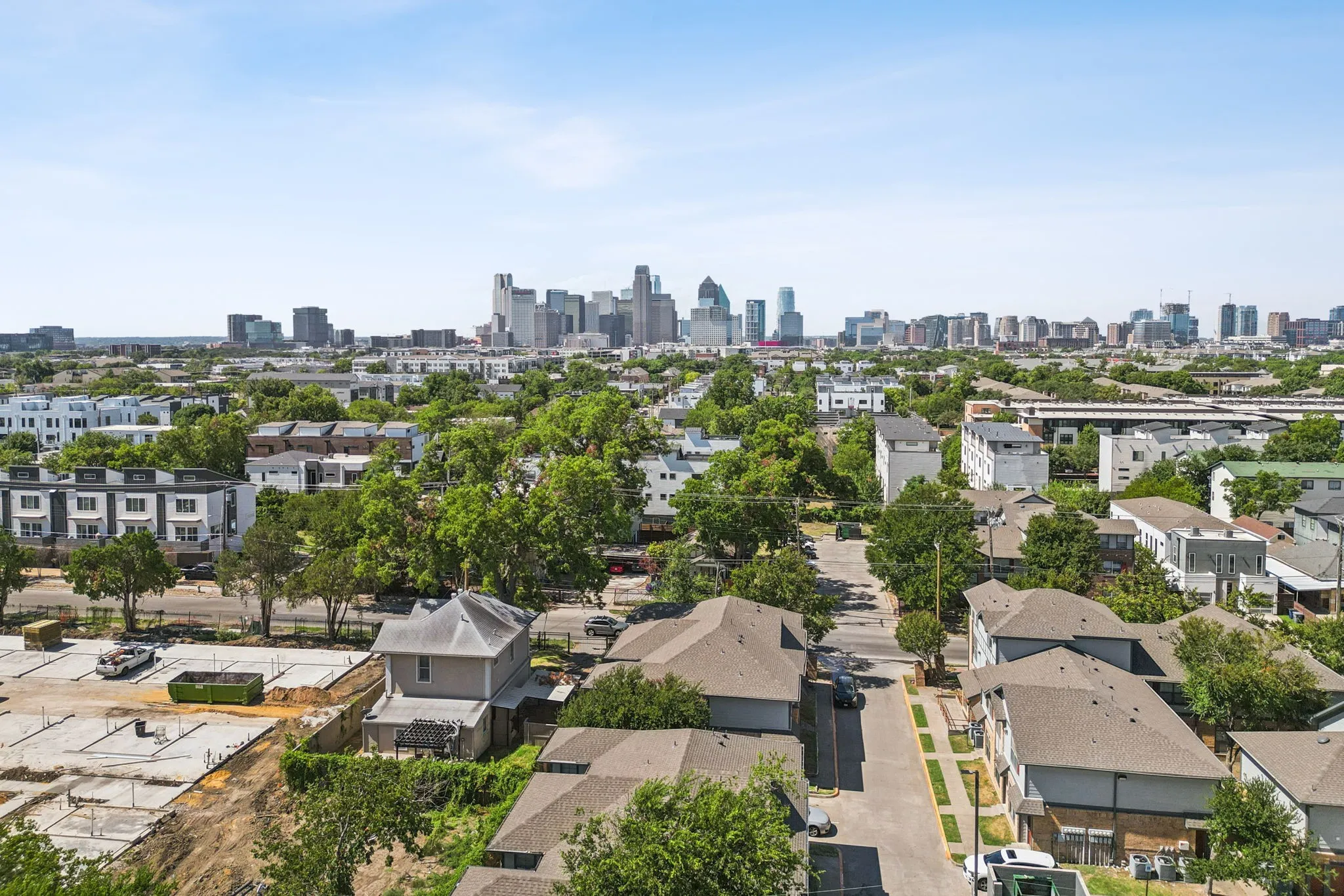 Condominium For Rent in Dallas County , 1921 California Drive 2, Dallas, Texas 75204, 3 Bedroom, 3 Bathroom, 2 Garage spaces, 1,856 Sqft, built in 2016, mls#21410961, Real Estate Agent in Dallas, Homes For Rent in Dallas county, Homes For Rent in Dallas, Realtor in Dallas Texas, Real Estate Brokerage Independent Realty Texas, Luminita Cordes Realtor