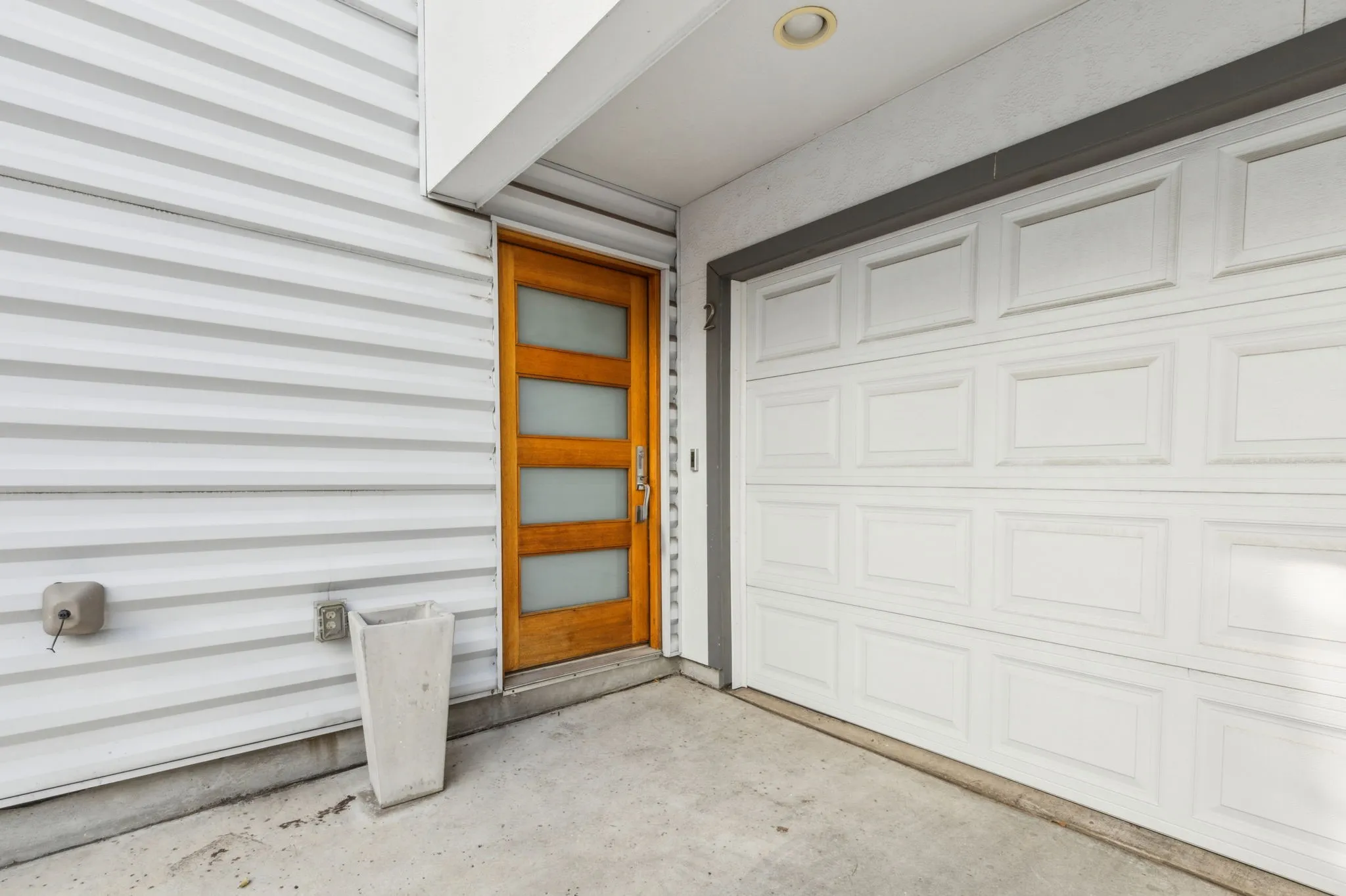 Condominium For Rent in Dallas County , 1921 California Drive 2, Dallas, Texas 75204, 3 Bedroom, 3 Bathroom, 2 Garage spaces, 1,856 Sqft, built in 2016, mls#21410961, Real Estate Agent in Dallas, Homes For Rent in Dallas county, Homes For Rent in Dallas, Realtor in Dallas Texas, Real Estate Brokerage Independent Realty Texas, Luminita Cordes Realtor