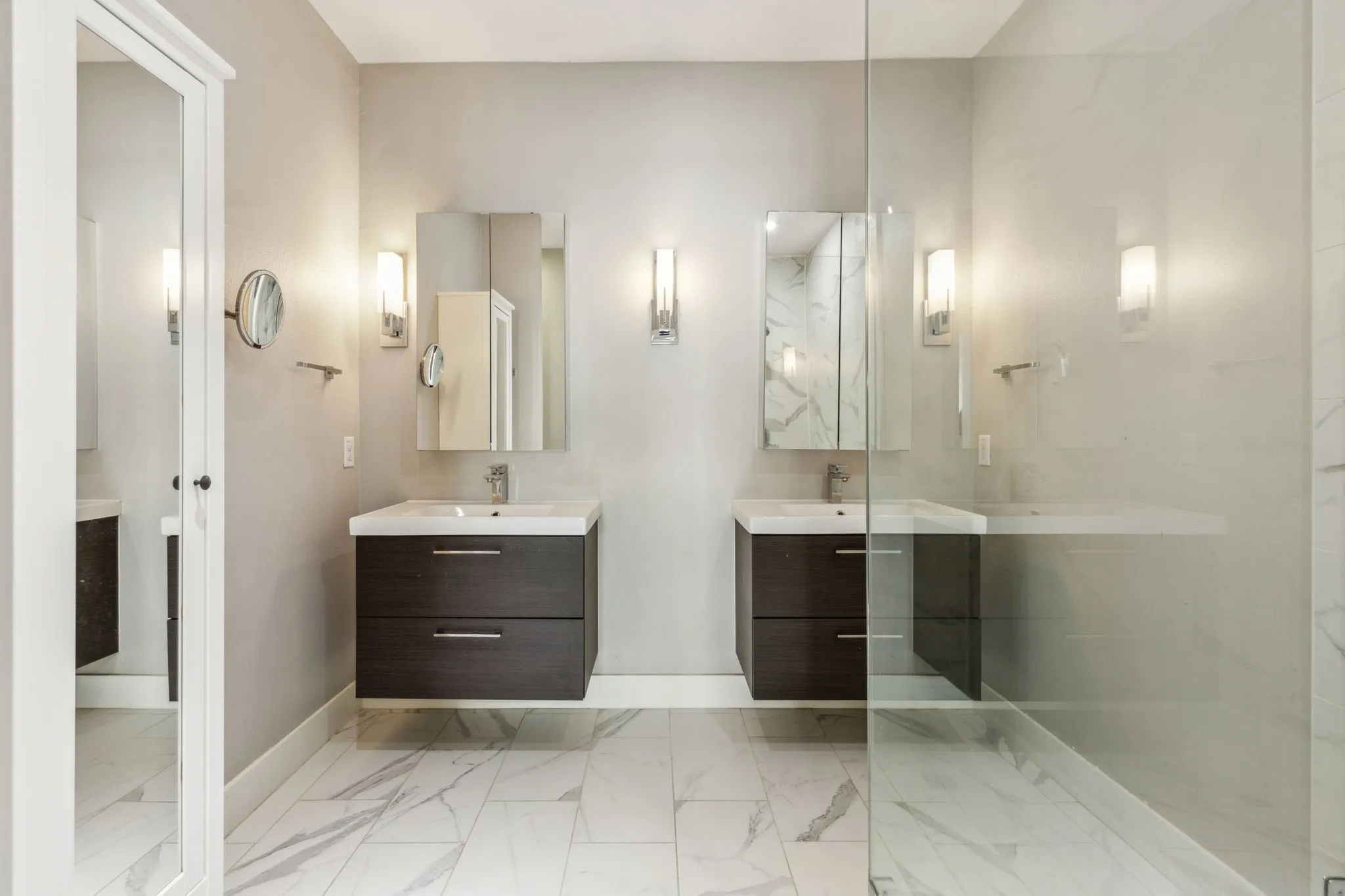 Condominium For Rent in Dallas County , 1921 California Drive 2, Dallas, Texas 75204, 3 Bedroom, 3 Bathroom, 2 Garage spaces, 1,856 Sqft, built in 2016, mls#21410961, Real Estate Agent in Dallas, Homes For Rent in Dallas county, Homes For Rent in Dallas, Realtor in Dallas Texas, Real Estate Brokerage Independent Realty Texas, Luminita Cordes Realtor
