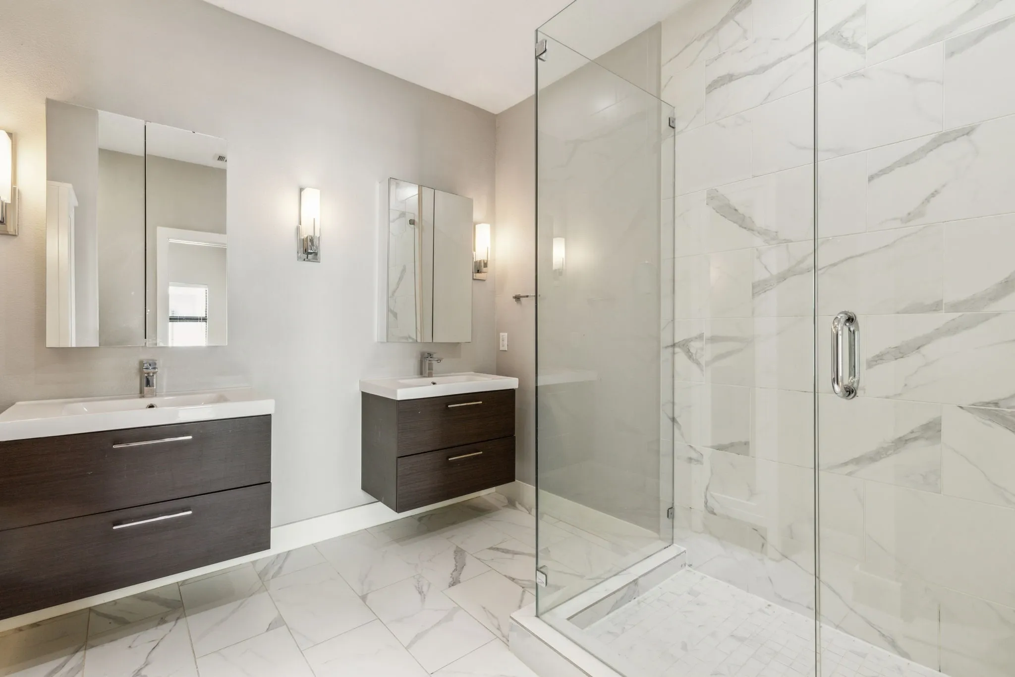 Condominium For Rent in Dallas County , 1921 California Drive 2, Dallas, Texas 75204, 3 Bedroom, 3 Bathroom, 2 Garage spaces, 1,856 Sqft, built in 2016, mls#21410961, Real Estate Agent in Dallas, Homes For Rent in Dallas county, Homes For Rent in Dallas, Realtor in Dallas Texas, Real Estate Brokerage Independent Realty Texas, Luminita Cordes Realtor