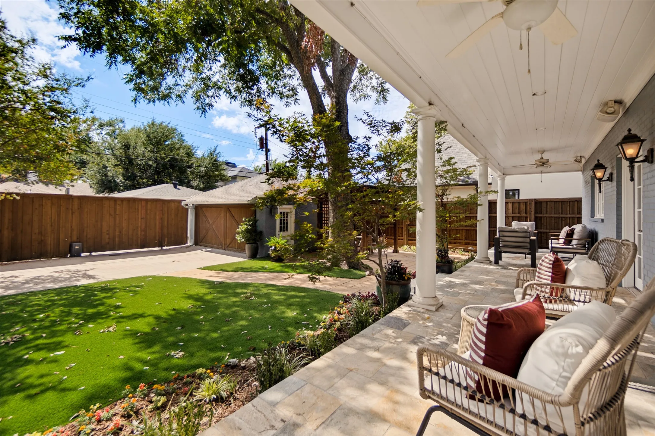 Single Family Residence For Sale in Dallas County , 4629 Lorraine Avenue, Highland Park, Texas 75209, 4 Bedroom, 4 Bathroom, 2 Garage spaces, 3,839 Sqft, built in 1941, mls#21409375, Real Estate Agent in Highland Park, Homes For Sale in Dallas county, Homes For Sale in Highland Park, Realtor in Highland Park Texas, Real Estate Brokerage Independent Realty Texas, Luminita Cordes Realtor