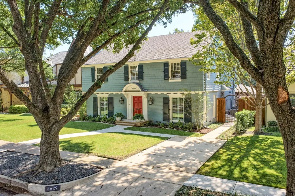 Single Family Residence For Sale in Dallas County , 4629 Lorraine Avenue, Highland Park, Texas 75209, 4 Bedroom, 4 Bathroom, 2 Garage spaces, 3,839 Sqft, built in 1941, mls#21409375, Real Estate Agent in Highland Park, Homes For Sale in Dallas county, Homes For Sale in Highland Park, Realtor in Highland Park Texas, Real Estate Brokerage Independent Realty Texas, Luminita Cordes Realtor