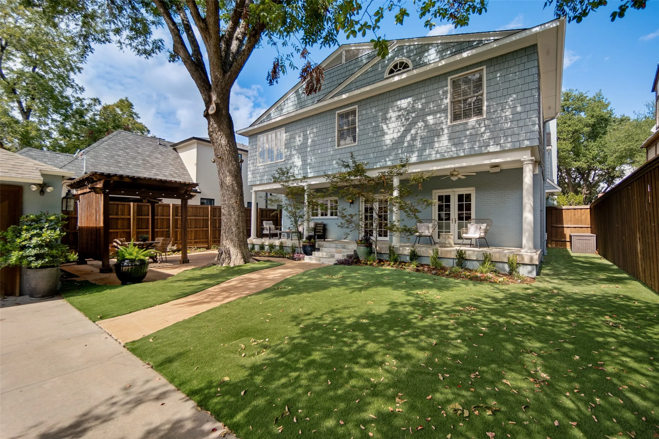 Single Family Residence For Sale in Dallas County , 4629 Lorraine Avenue, Highland Park, Texas 75209, 4 Bedroom, 4 Bathroom, 2 Garage spaces, 3,839 Sqft, built in 1941, mls#21409375, Real Estate Agent in Highland Park, Homes For Sale in Dallas county, Homes For Sale in Highland Park, Realtor in Highland Park Texas, Real Estate Brokerage Independent Realty Texas, Luminita Cordes Realtor