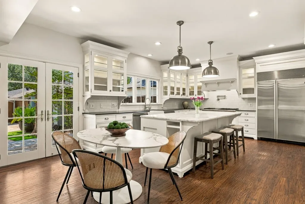 Single Family Residence For Sale in Dallas County , 4629 Lorraine Avenue, Highland Park, Texas 75209, 4 Bedroom, 4 Bathroom, 2 Garage spaces, 3,839 Sqft, built in 1941, mls#21409375, Real Estate Agent in Highland Park, Homes For Sale in Dallas county, Homes For Sale in Highland Park, Realtor in Highland Park Texas, Real Estate Brokerage Independent Realty Texas, Luminita Cordes Realtor