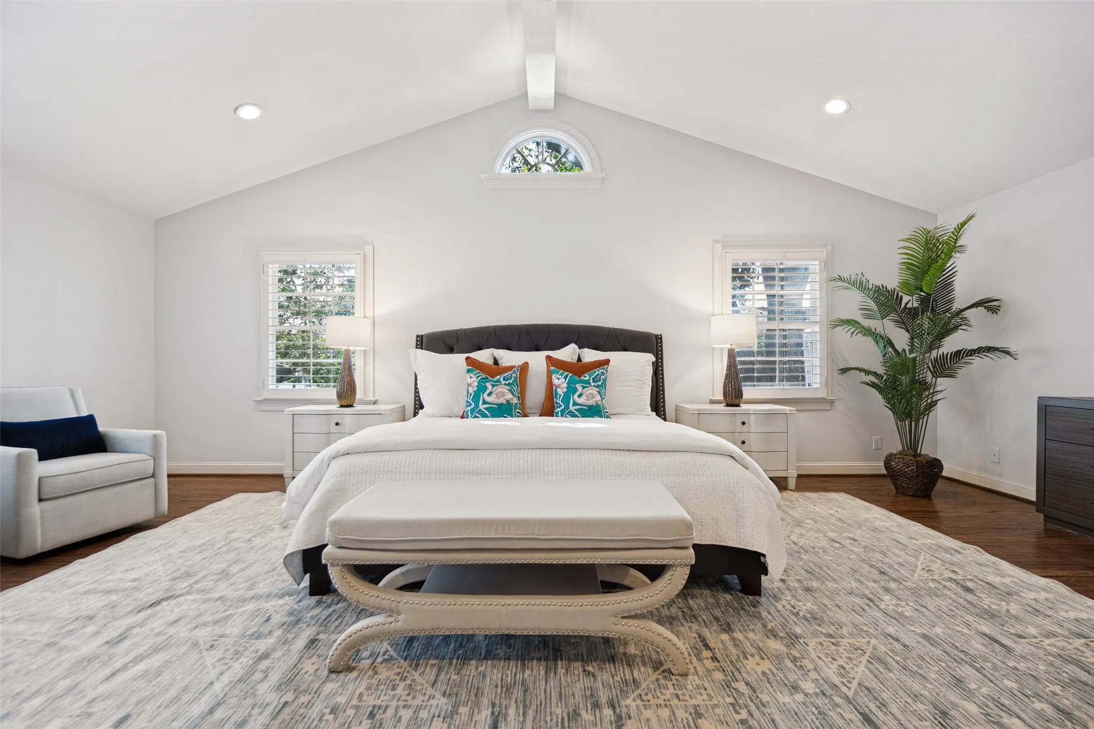 Single Family Residence For Sale in Dallas County , 4629 Lorraine Avenue, Highland Park, Texas 75209, 4 Bedroom, 4 Bathroom, 2 Garage spaces, 3,839 Sqft, built in 1941, mls#21409375, Real Estate Agent in Highland Park, Homes For Sale in Dallas county, Homes For Sale in Highland Park, Realtor in Highland Park Texas, Real Estate Brokerage Independent Realty Texas, Luminita Cordes Realtor