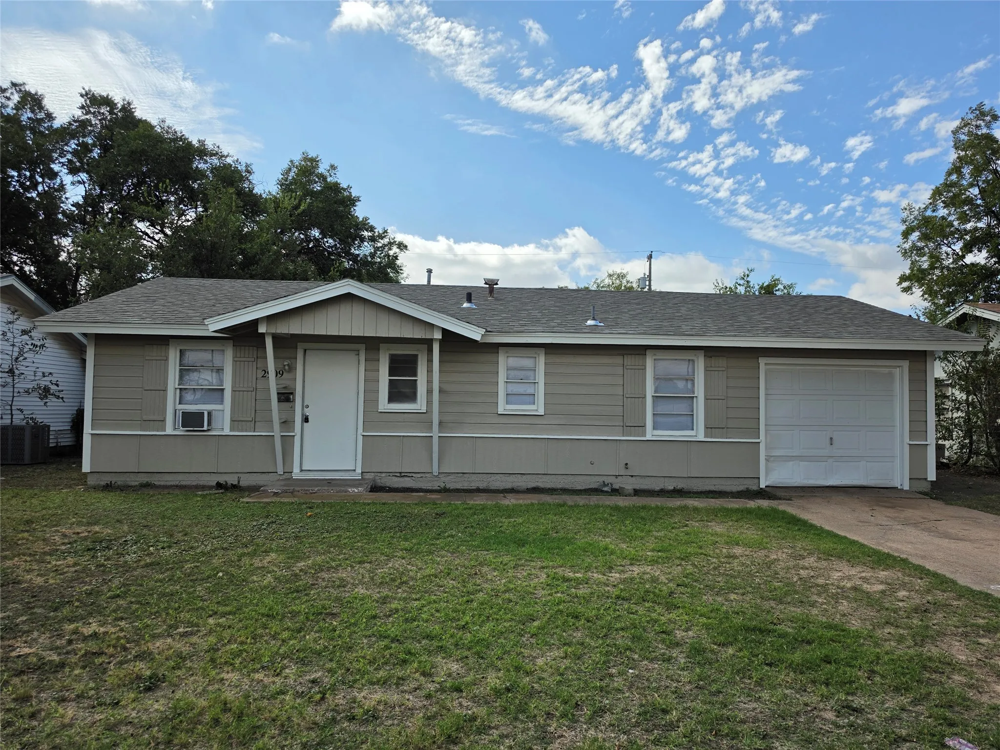 Single Family Residence For Rent