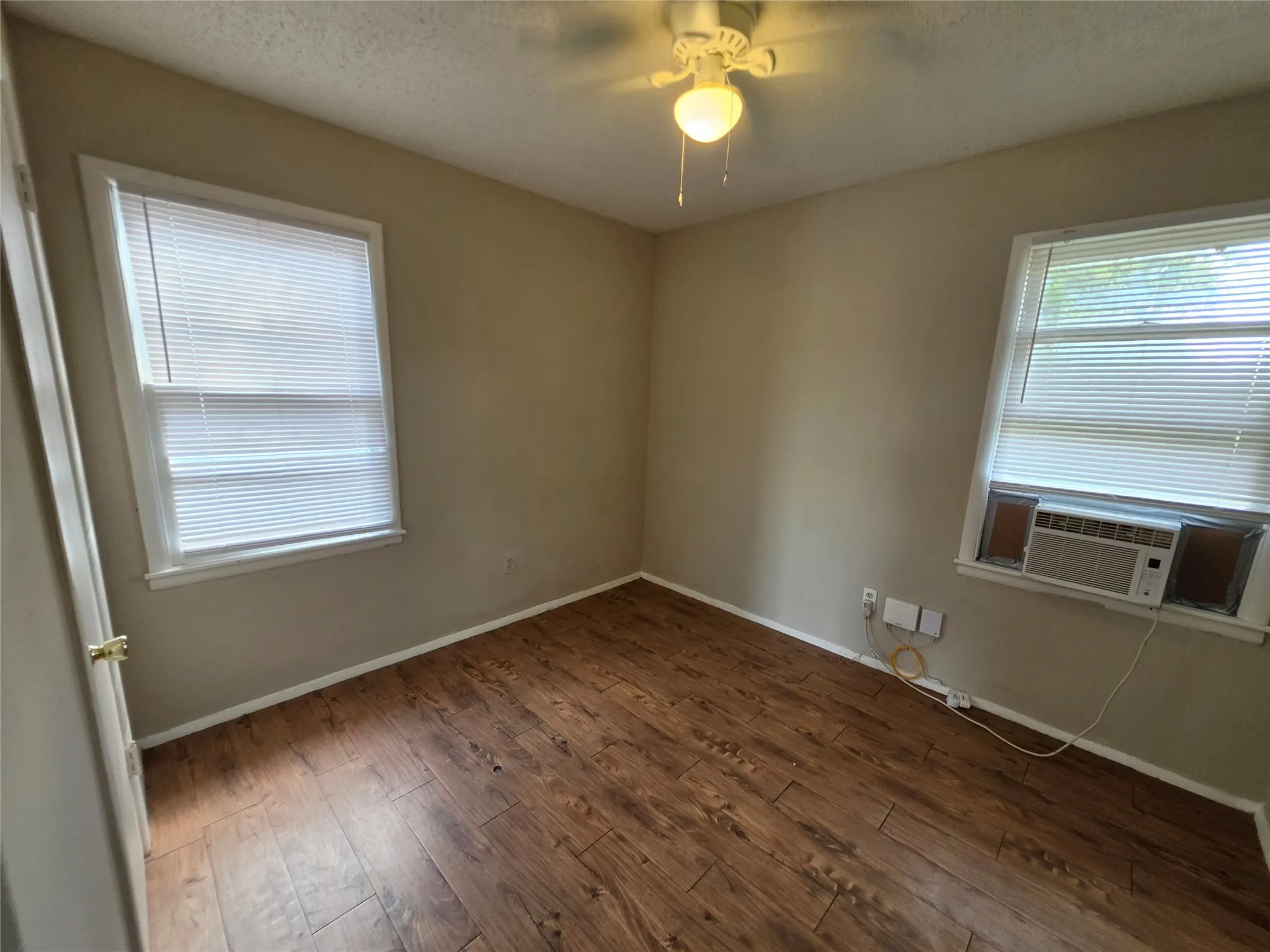 Single Family Residence For Rent in Taylor County , 2909 S 27th Street, Abilene, Texas 79605, 3 Bedroom, 1 Bathroom, 1 Garage spaces, 840 Sqft, built in 1959, mls#21411922, Real Estate Agent in Abilene, Homes For Rent in Taylor county, Homes For Rent in Abilene, Realtor in Abilene Texas, Real Estate Brokerage Independent Realty Texas, Luminita Cordes Realtor