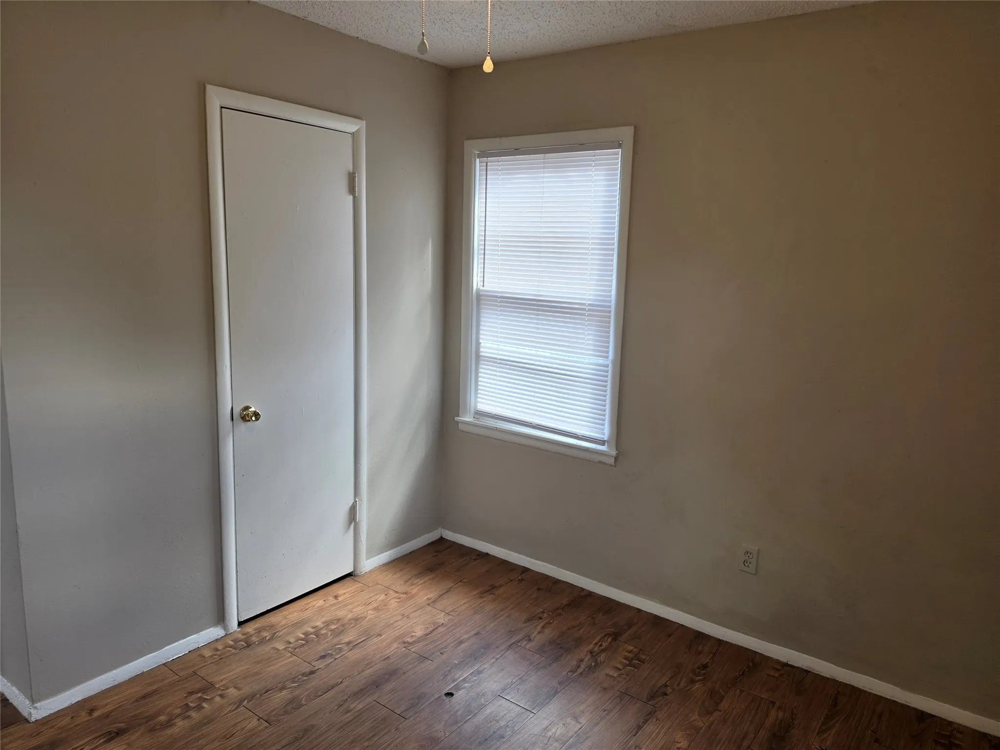 Single Family Residence For Rent in Taylor County , 2909 S 27th Street, Abilene, Texas 79605, 3 Bedroom, 1 Bathroom, 1 Garage spaces, 840 Sqft, built in 1959, mls#21411922, Real Estate Agent in Abilene, Homes For Rent in Taylor county, Homes For Rent in Abilene, Realtor in Abilene Texas, Real Estate Brokerage Independent Realty Texas, Luminita Cordes Realtor