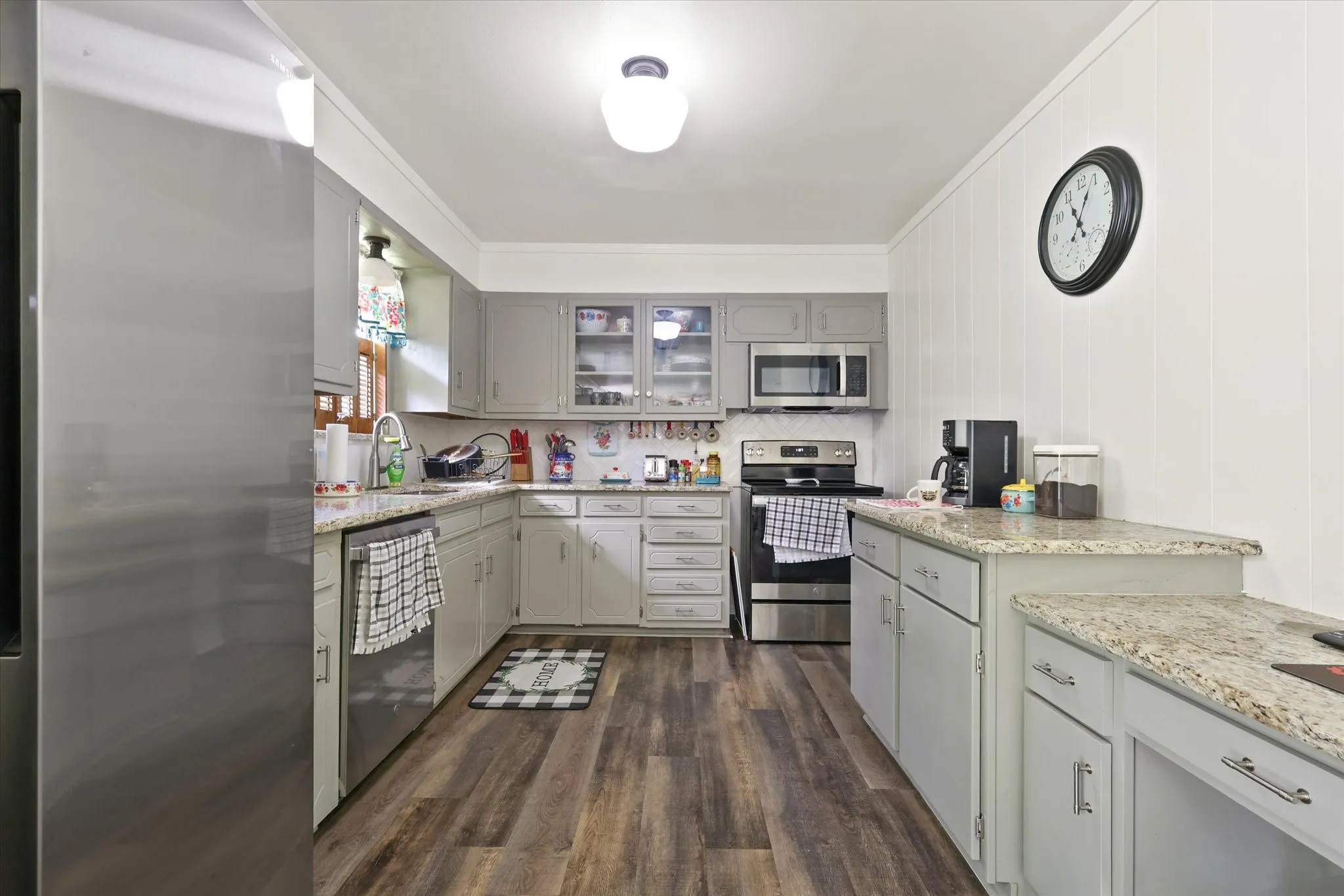 Single Family Residence For Sale in Johnson County , 1211 Greenbriar Lane, Cleburne, Texas 76033, 3 Bedroom, 2 Bathroom, 1 Garage spaces, 1,456 Sqft, built in 1959, mls#21411888, Real Estate Agent in Cleburne, Homes For Sale in Johnson county, Homes For Sale in Cleburne, Realtor in Cleburne Texas, Real Estate Brokerage Independent Realty Texas, Luminita Cordes Realtor
