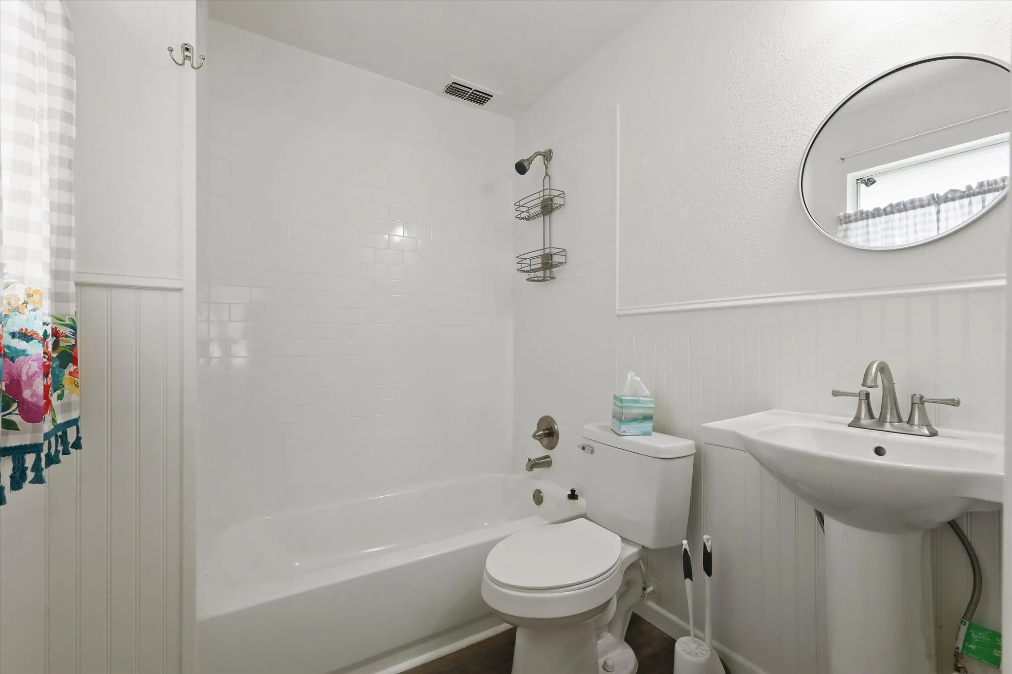 Single Family Residence For Sale in Johnson County , 1211 Greenbriar Lane, Cleburne, Texas 76033, 3 Bedroom, 2 Bathroom, 1 Garage spaces, 1,456 Sqft, built in 1959, mls#21411888, Real Estate Agent in Cleburne, Homes For Sale in Johnson county, Homes For Sale in Cleburne, Realtor in Cleburne Texas, Real Estate Brokerage Independent Realty Texas, Luminita Cordes Realtor