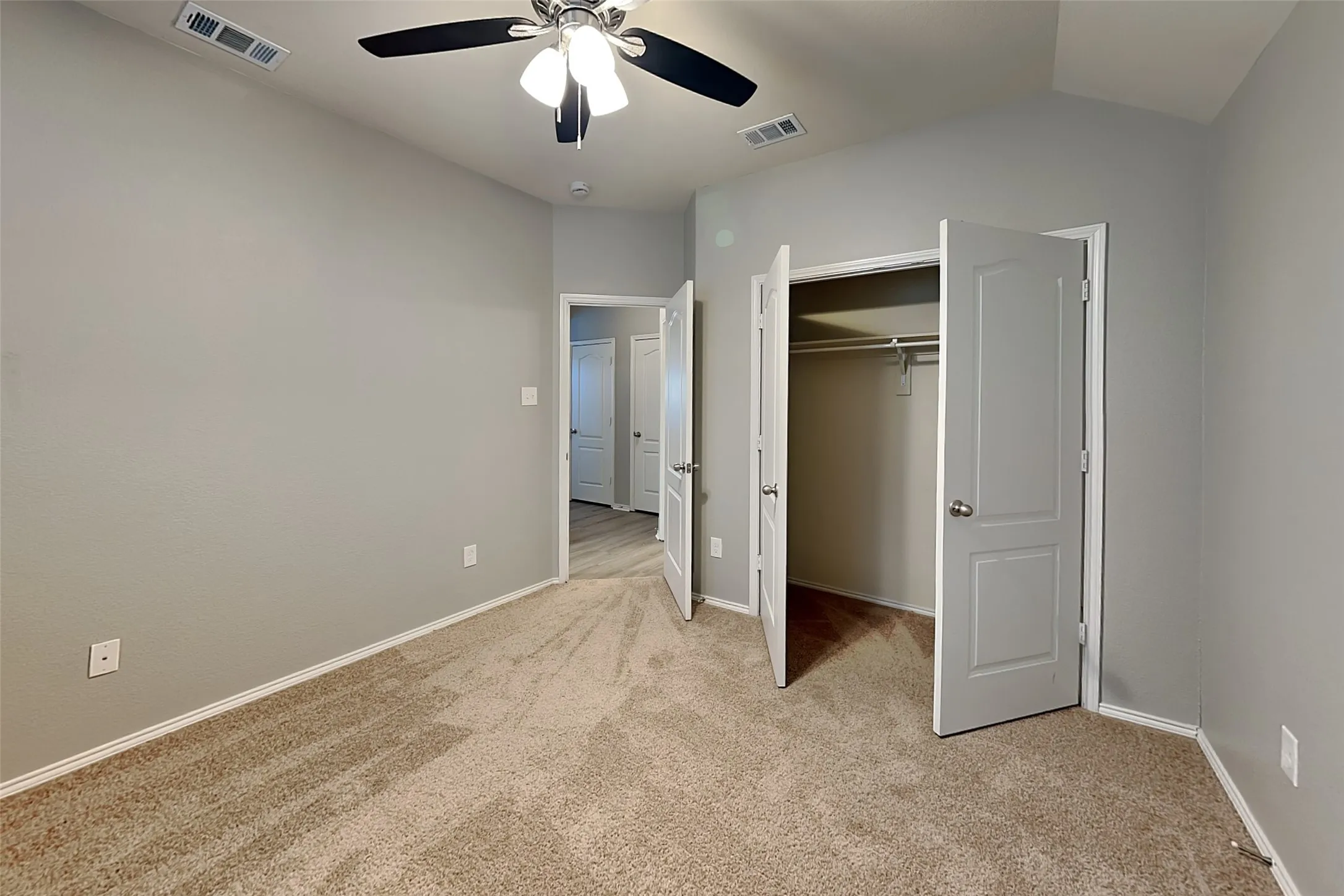Single Family Residence For Rent in Tarrant County , 4604 Fern Valley Drive, Fort Worth, Texas 76244, 3 Bedroom, 2 Bathroom, 2 Garage spaces, 1,390 Sqft, built in 2011, mls#21411955, Real Estate Agent in Fort Worth, Homes For Rent in Tarrant county, Homes For Rent in Fort Worth, Realtor in Fort Worth Texas, Real Estate Brokerage Independent Realty Texas, Luminita Cordes Realtor