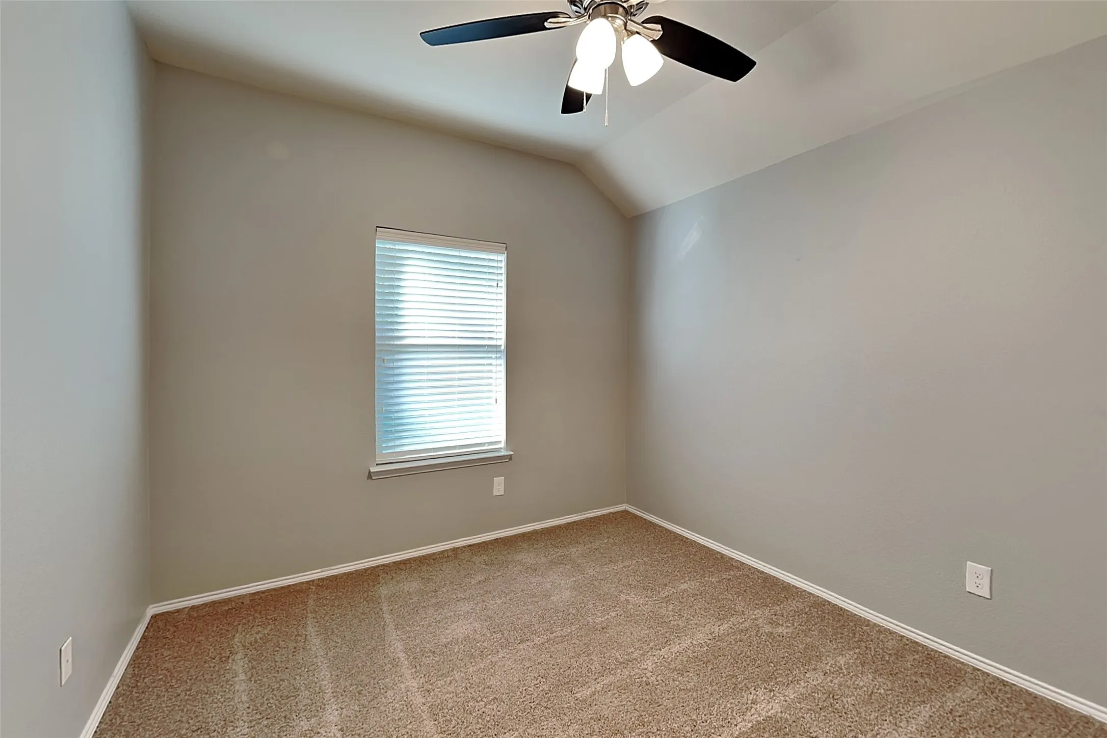 Single Family Residence For Rent in Tarrant County , 4604 Fern Valley Drive, Fort Worth, Texas 76244, 3 Bedroom, 2 Bathroom, 2 Garage spaces, 1,390 Sqft, built in 2011, mls#21411955, Real Estate Agent in Fort Worth, Homes For Rent in Tarrant county, Homes For Rent in Fort Worth, Realtor in Fort Worth Texas, Real Estate Brokerage Independent Realty Texas, Luminita Cordes Realtor