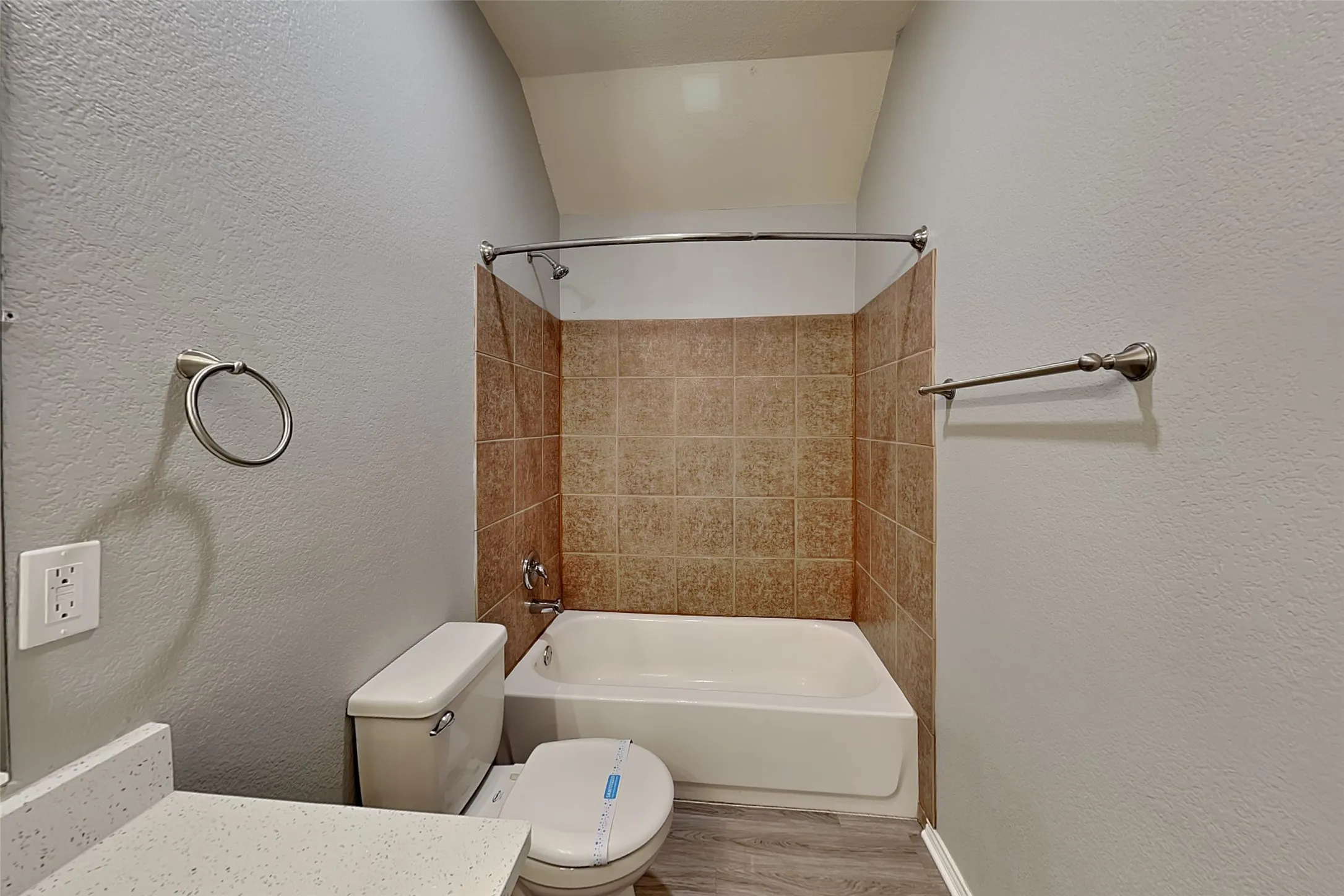 Single Family Residence For Rent in Tarrant County , 4604 Fern Valley Drive, Fort Worth, Texas 76244, 3 Bedroom, 2 Bathroom, 2 Garage spaces, 1,390 Sqft, built in 2011, mls#21411955, Real Estate Agent in Fort Worth, Homes For Rent in Tarrant county, Homes For Rent in Fort Worth, Realtor in Fort Worth Texas, Real Estate Brokerage Independent Realty Texas, Luminita Cordes Realtor