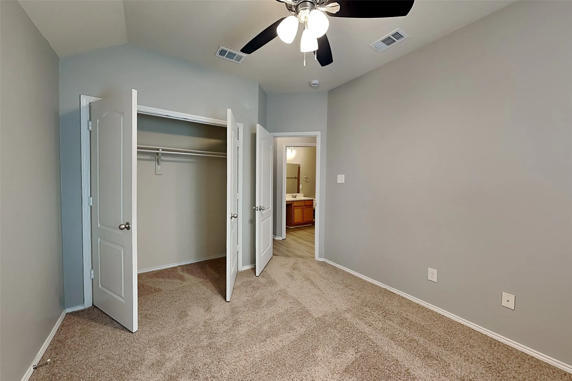 Single Family Residence For Rent in Tarrant County , 4604 Fern Valley Drive, Fort Worth, Texas 76244, 3 Bedroom, 2 Bathroom, 2 Garage spaces, 1,390 Sqft, built in 2011, mls#21411955, Real Estate Agent in Fort Worth, Homes For Rent in Tarrant county, Homes For Rent in Fort Worth, Realtor in Fort Worth Texas, Real Estate Brokerage Independent Realty Texas, Luminita Cordes Realtor