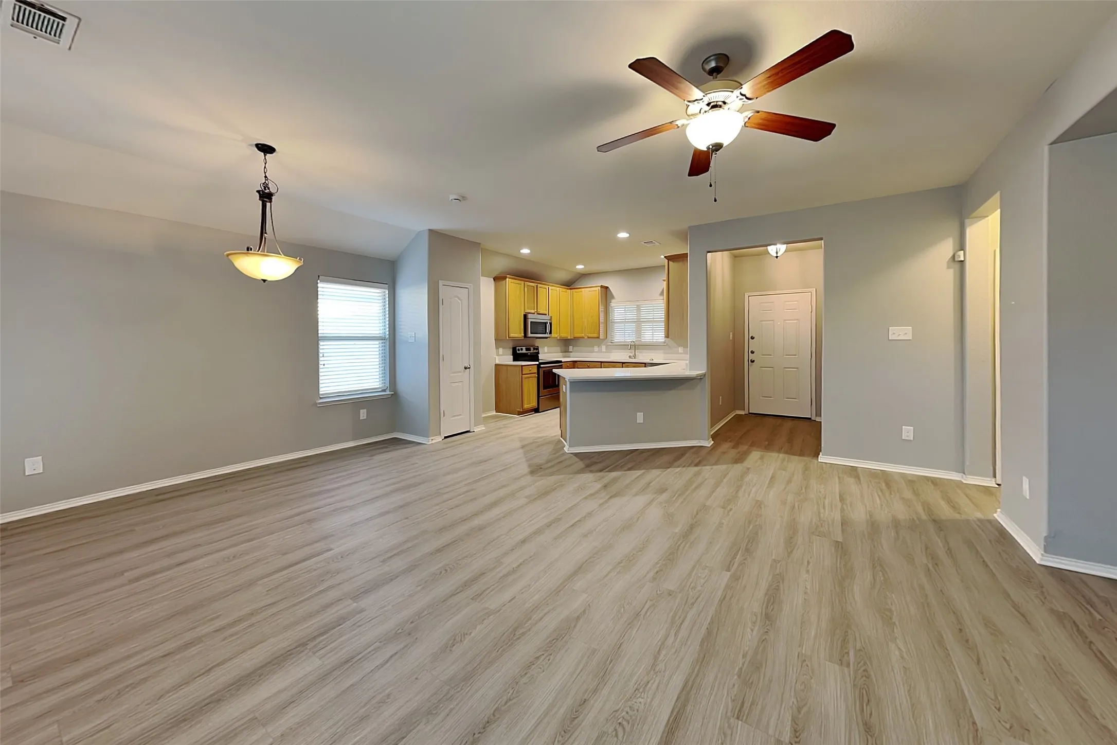 Single Family Residence For Rent in Tarrant County , 4604 Fern Valley Drive, Fort Worth, Texas 76244, 3 Bedroom, 2 Bathroom, 2 Garage spaces, 1,390 Sqft, built in 2011, mls#21411955, Real Estate Agent in Fort Worth, Homes For Rent in Tarrant county, Homes For Rent in Fort Worth, Realtor in Fort Worth Texas, Real Estate Brokerage Independent Realty Texas, Luminita Cordes Realtor