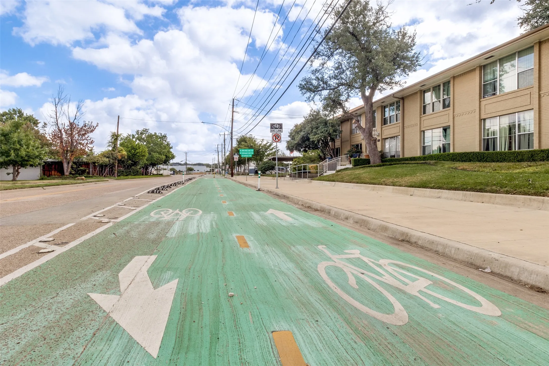 Condominium For Sale in Dallas County , 11150 Valleydale Drive B, Dallas, Texas 75230, 1 Bedroom, 2 Bathroom, Garage spaces, 976 Sqft, built in 1961, mls#21410835, Real Estate Agent in Dallas, Homes For Sale in Dallas county, Homes For Sale in Dallas, Realtor in Dallas Texas, Real Estate Brokerage Independent Realty Texas, Luminita Cordes Realtor