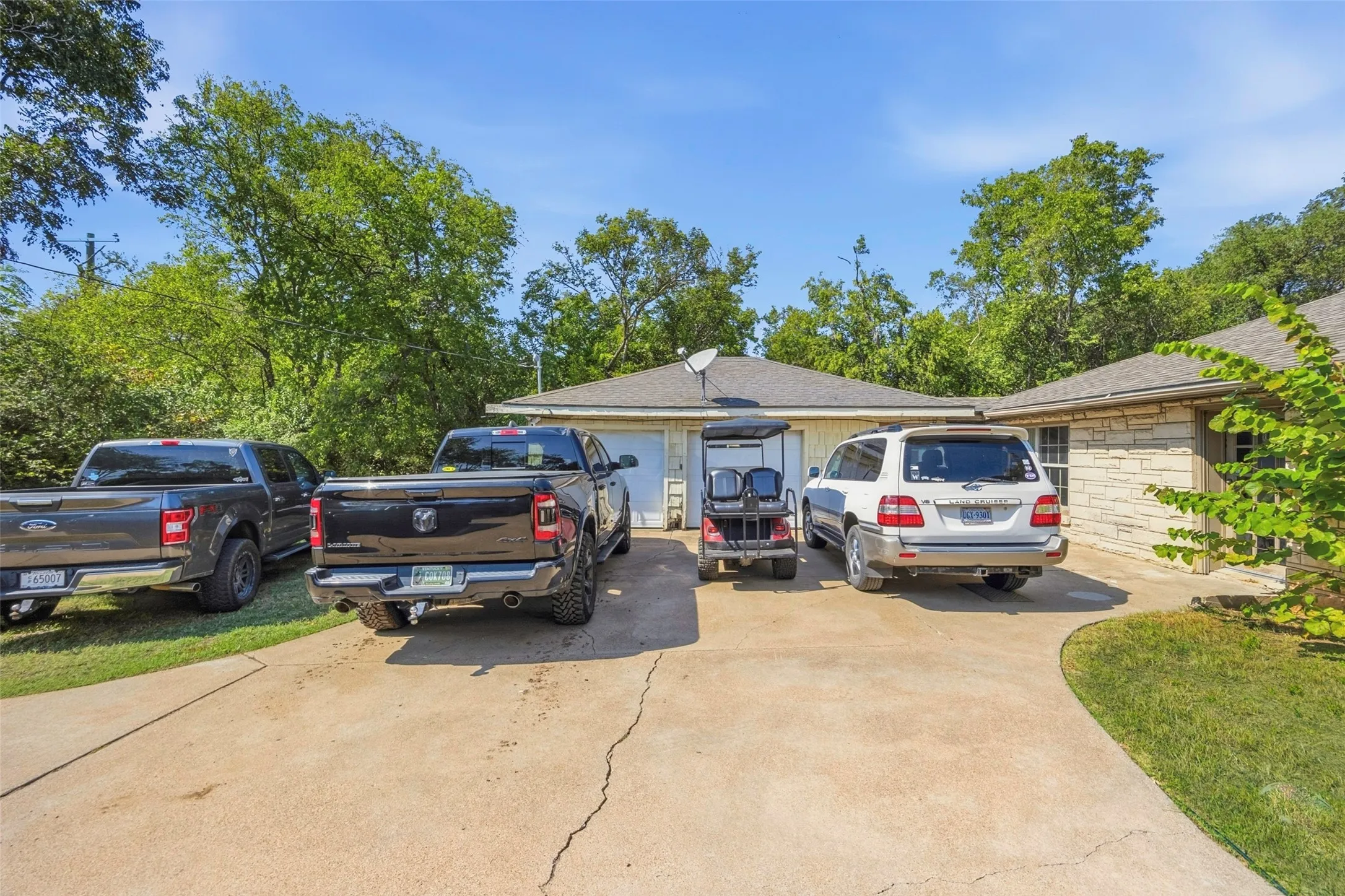 Single Family Residence For Sale in Tarrant County , 3705 Brighton Road, Fort Worth, Texas 76109, 5 Bedroom, 3 Bathroom, 2 Garage spaces, 3,701 Sqft, built in 1952, mls#21411949, Real Estate Agent in Fort Worth, Homes For Sale in Tarrant county, Homes For Sale in Fort Worth, Realtor in Fort Worth Texas, Real Estate Brokerage Independent Realty Texas, Luminita Cordes Realtor