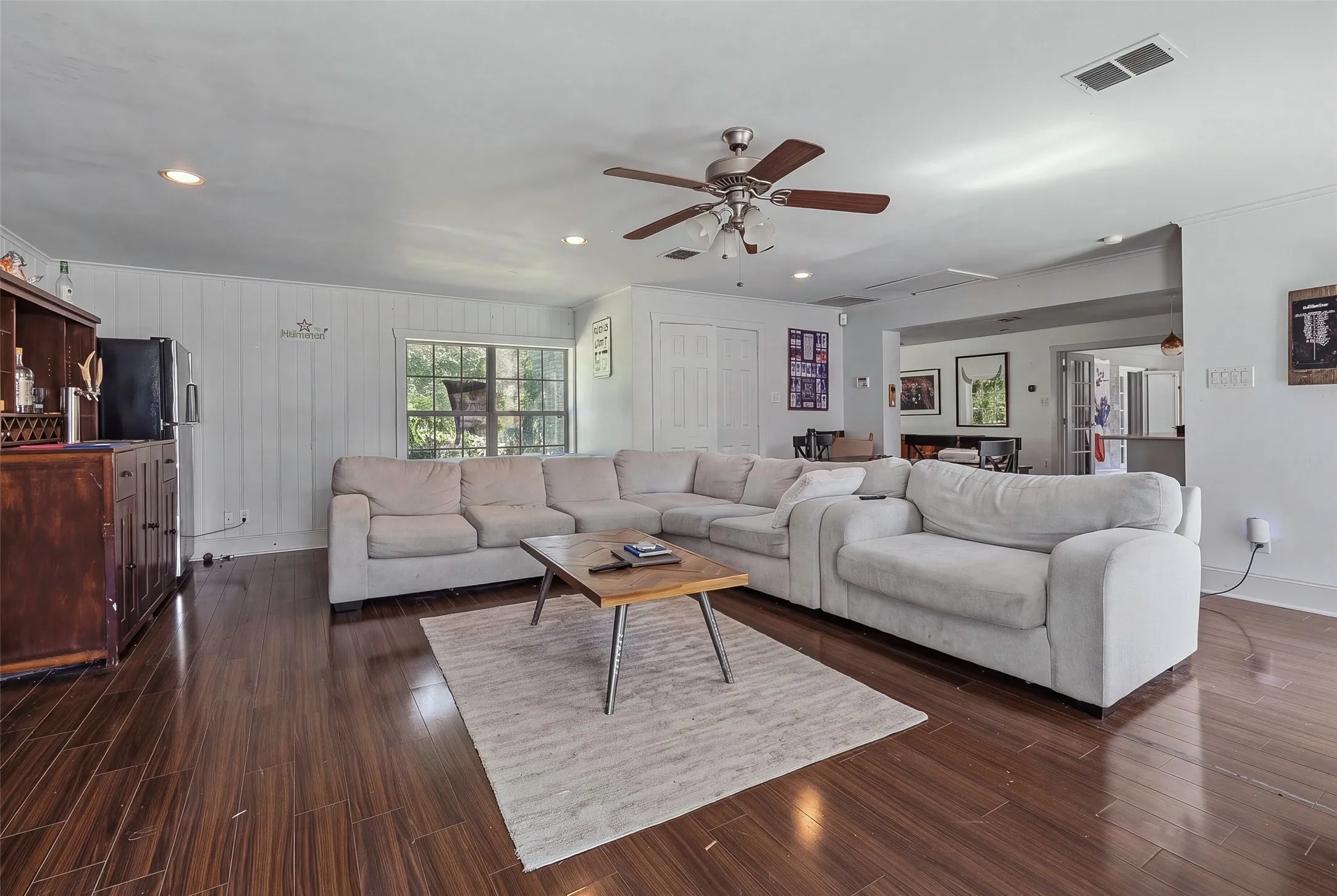 Single Family Residence For Sale in Tarrant County , 3705 Brighton Road, Fort Worth, Texas 76109, 5 Bedroom, 3 Bathroom, 2 Garage spaces, 3,701 Sqft, built in 1952, mls#21411949, Real Estate Agent in Fort Worth, Homes For Sale in Tarrant county, Homes For Sale in Fort Worth, Realtor in Fort Worth Texas, Real Estate Brokerage Independent Realty Texas, Luminita Cordes Realtor