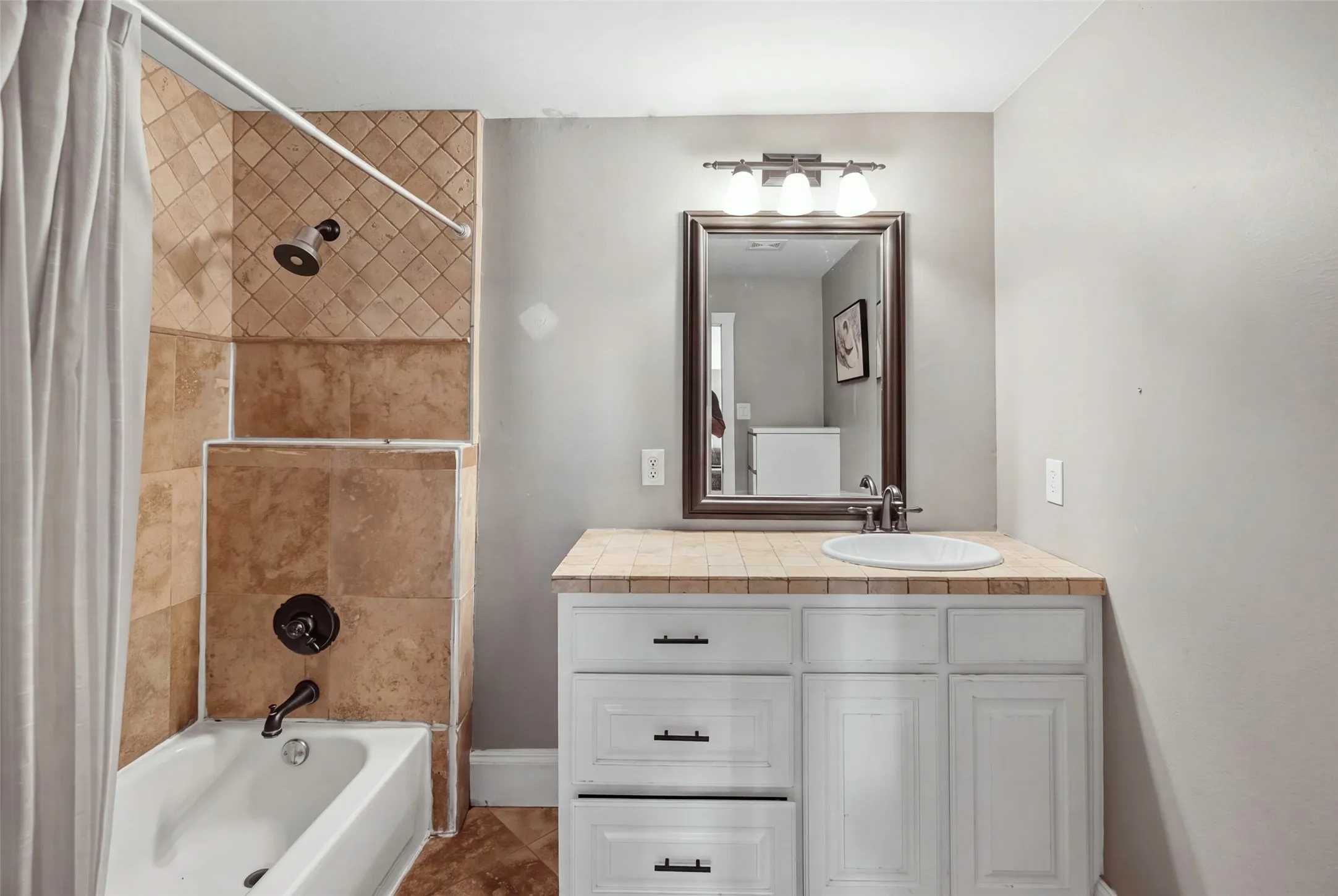 Single Family Residence For Sale in Tarrant County , 3705 Brighton Road, Fort Worth, Texas 76109, 5 Bedroom, 3 Bathroom, 2 Garage spaces, 3,701 Sqft, built in 1952, mls#21411949, Real Estate Agent in Fort Worth, Homes For Sale in Tarrant county, Homes For Sale in Fort Worth, Realtor in Fort Worth Texas, Real Estate Brokerage Independent Realty Texas, Luminita Cordes Realtor