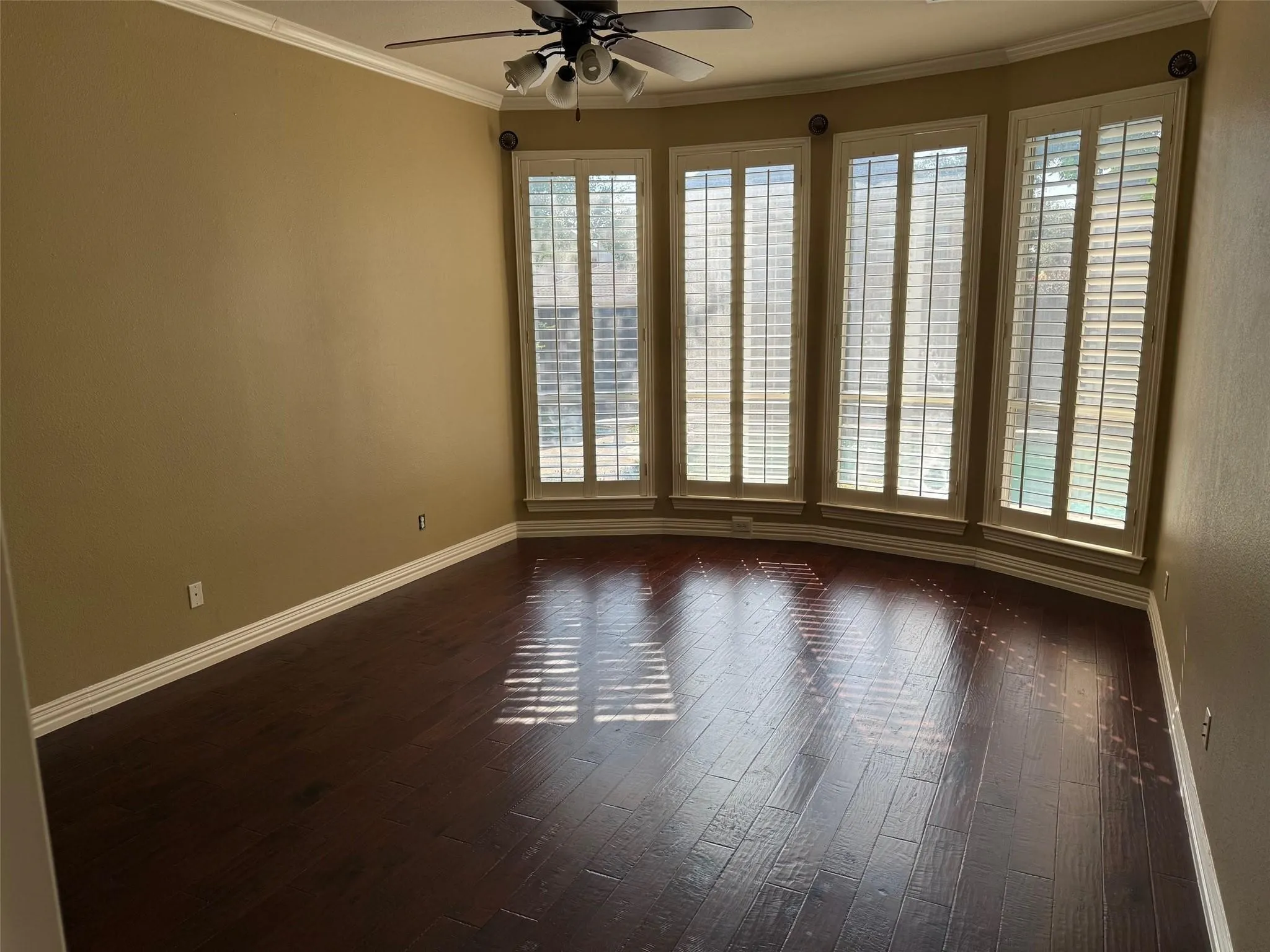 Single Family Residence For Rent in Collin County , 8421 Orchard Hill Drive, Plano, Texas 75025, 5 Bedroom, 5 Bathroom, 3 Garage spaces, 3,667 Sqft, built in 2000, mls#21410942, Real Estate Agent in Plano, Homes For Rent in Collin county, Homes For Rent in Plano, Realtor in Plano Texas, Real Estate Brokerage Independent Realty Texas, Luminita Cordes Realtor