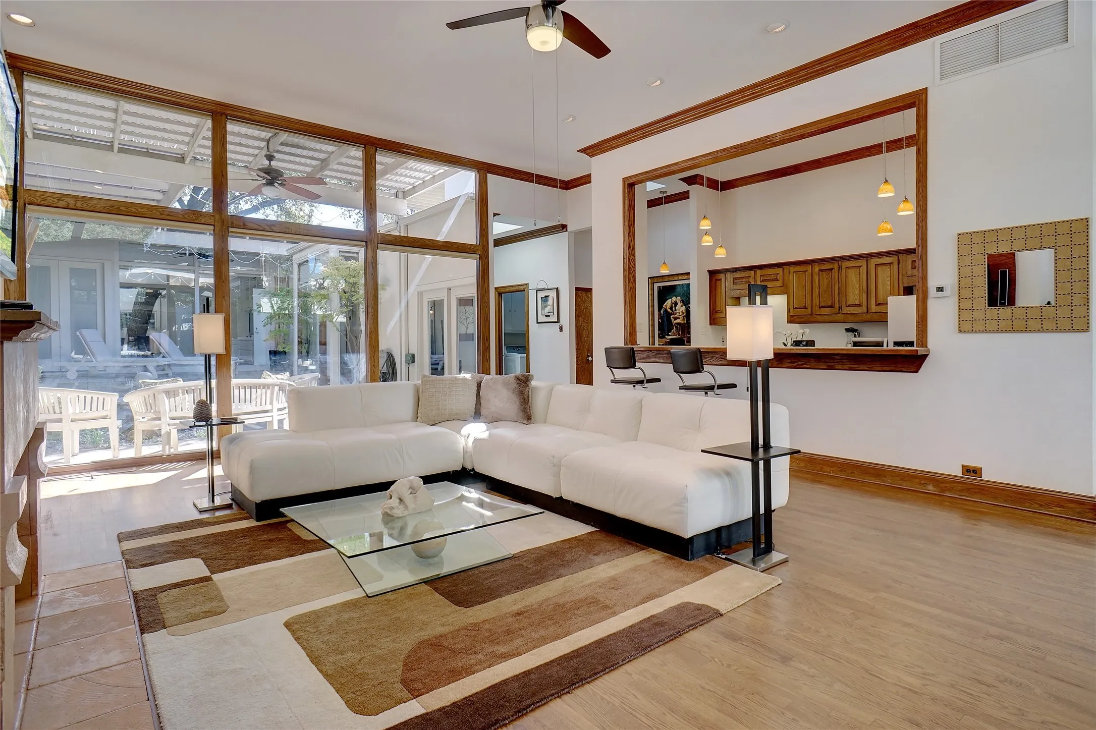 Townhouse For Rent in Dallas County , 6434 Southpoint Drive, Dallas, Texas 75248, 2 Bedroom, 3 Bathroom, 2 Garage spaces, 2,358 Sqft, built in 1973, mls#21411970, Real Estate Agent in Dallas, Homes For Rent in Dallas county, Homes For Rent in Dallas, Realtor in Dallas Texas, Real Estate Brokerage Independent Realty Texas, Luminita Cordes Realtor