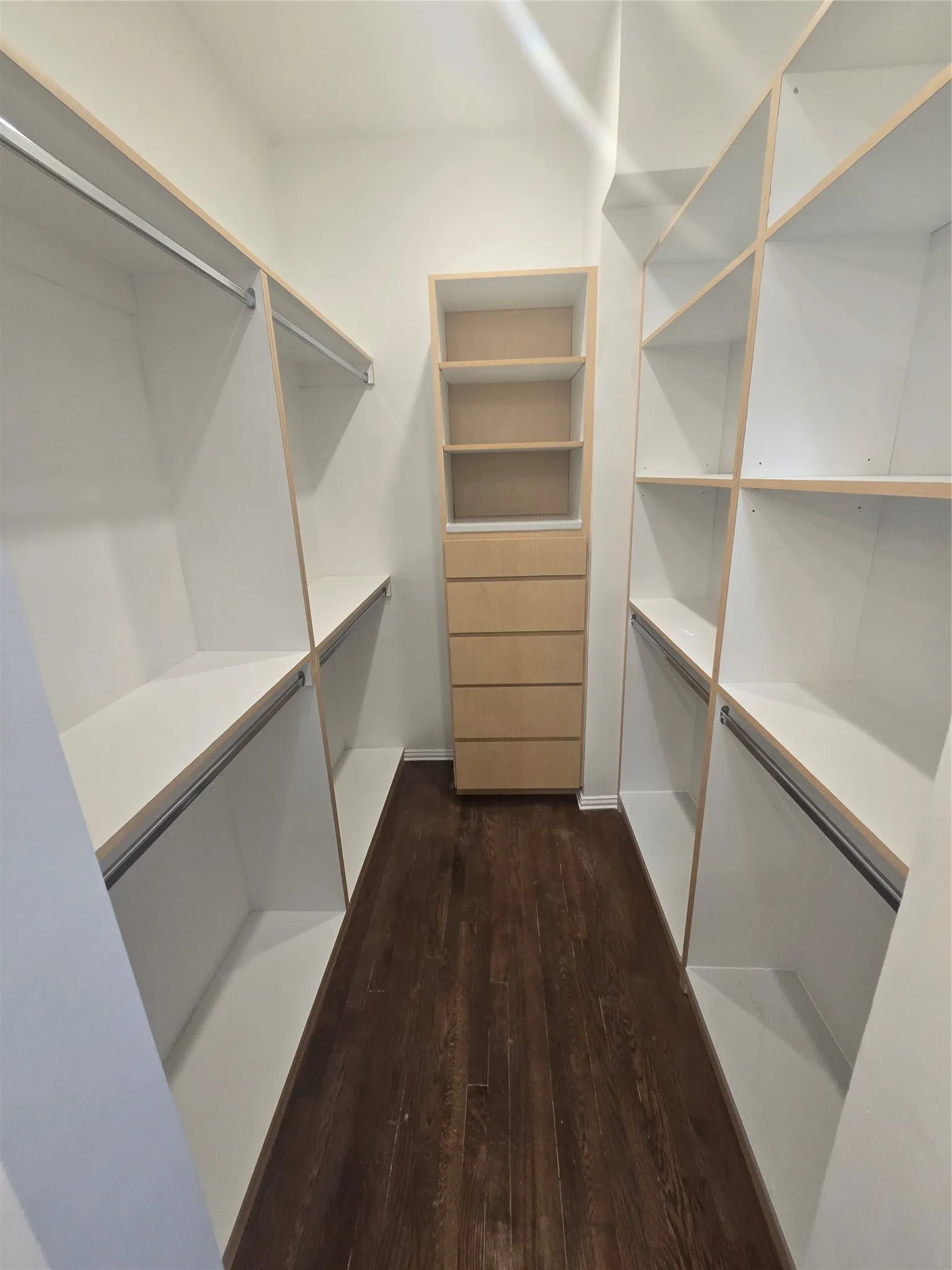 Townhouse For Rent in Dallas County , 6434 Southpoint Drive, Dallas, Texas 75248, 2 Bedroom, 3 Bathroom, 2 Garage spaces, 2,358 Sqft, built in 1973, mls#21411970, Real Estate Agent in Dallas, Homes For Rent in Dallas county, Homes For Rent in Dallas, Realtor in Dallas Texas, Real Estate Brokerage Independent Realty Texas, Luminita Cordes Realtor