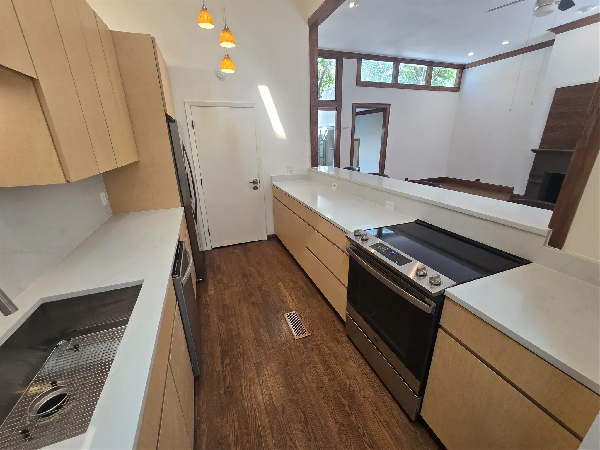 Townhouse For Rent in Dallas County , 6434 Southpoint Drive, Dallas, Texas 75248, 2 Bedroom, 3 Bathroom, 2 Garage spaces, 2,358 Sqft, built in 1973, mls#21411970, Real Estate Agent in Dallas, Homes For Rent in Dallas county, Homes For Rent in Dallas, Realtor in Dallas Texas, Real Estate Brokerage Independent Realty Texas, Luminita Cordes Realtor