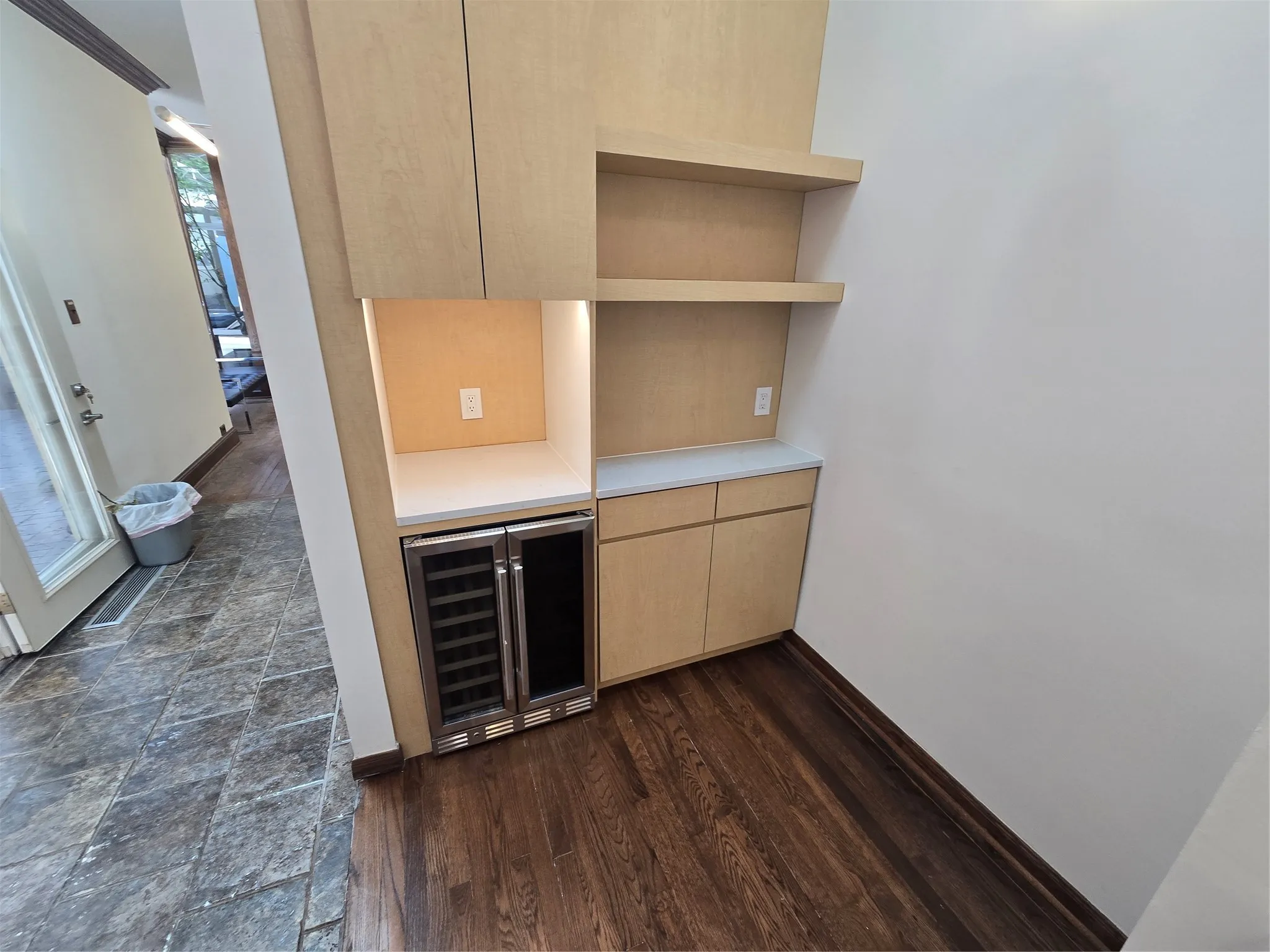 Townhouse For Rent in Dallas County , 6434 Southpoint Drive, Dallas, Texas 75248, 2 Bedroom, 3 Bathroom, 2 Garage spaces, 2,358 Sqft, built in 1973, mls#21411970, Real Estate Agent in Dallas, Homes For Rent in Dallas county, Homes For Rent in Dallas, Realtor in Dallas Texas, Real Estate Brokerage Independent Realty Texas, Luminita Cordes Realtor