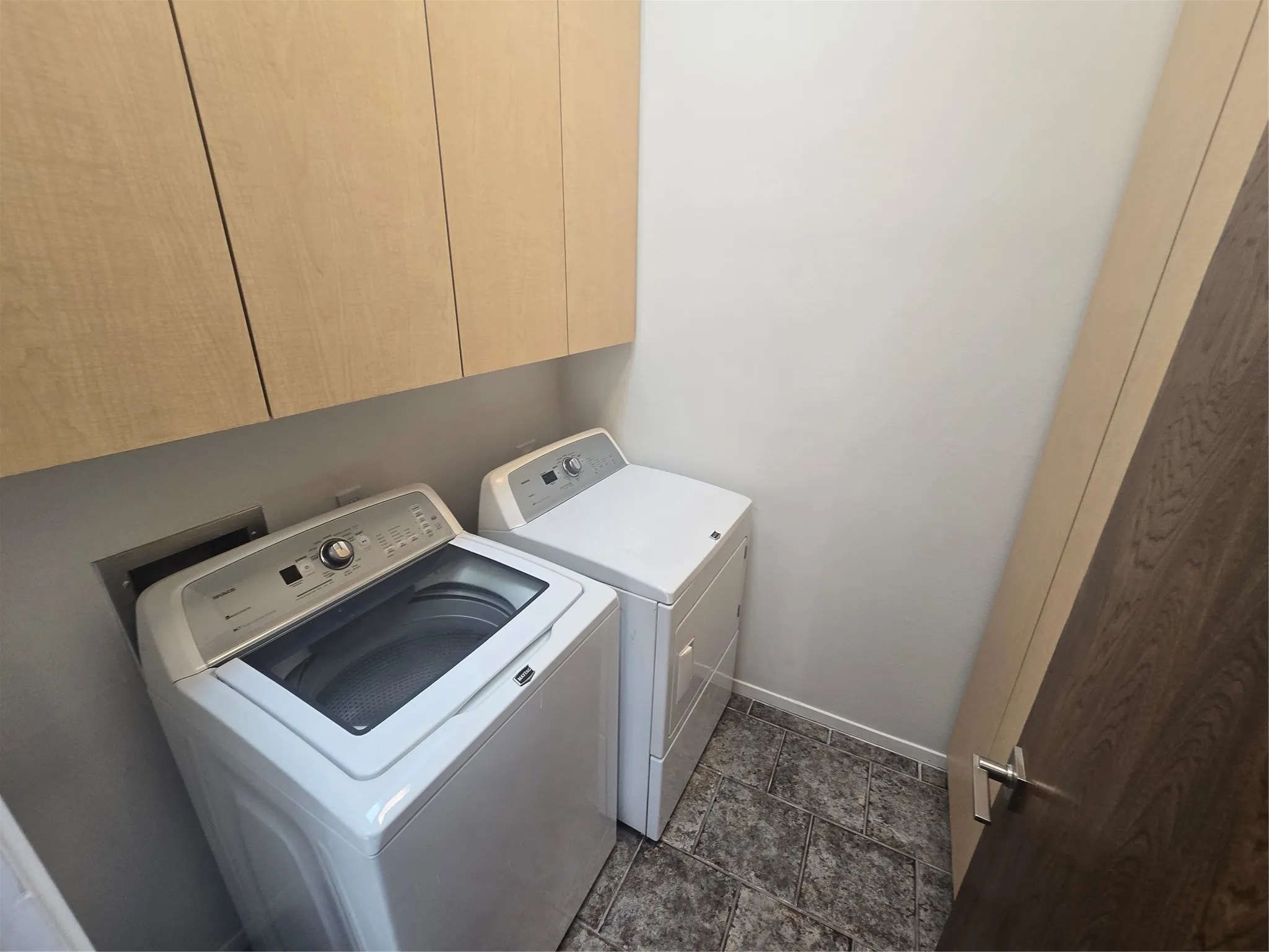 Townhouse For Rent in Dallas County , 6434 Southpoint Drive, Dallas, Texas 75248, 2 Bedroom, 3 Bathroom, 2 Garage spaces, 2,358 Sqft, built in 1973, mls#21411970, Real Estate Agent in Dallas, Homes For Rent in Dallas county, Homes For Rent in Dallas, Realtor in Dallas Texas, Real Estate Brokerage Independent Realty Texas, Luminita Cordes Realtor